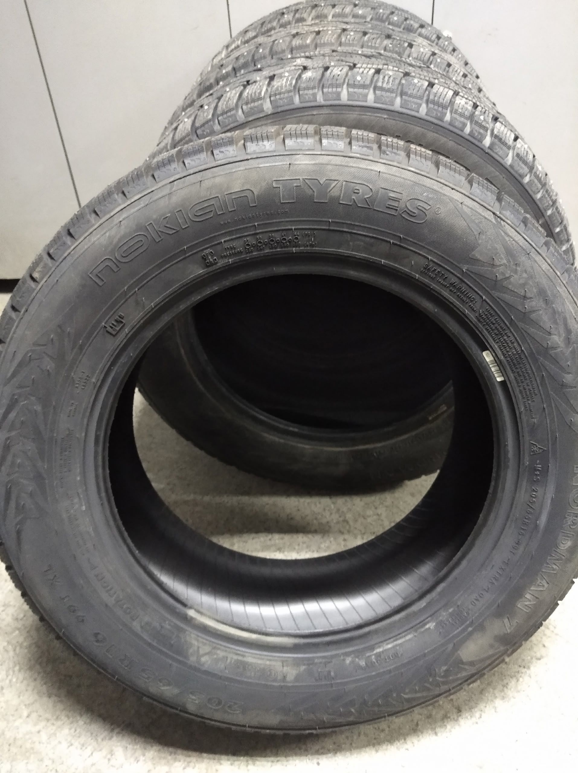 Продается резина NOKIAN TYRES В