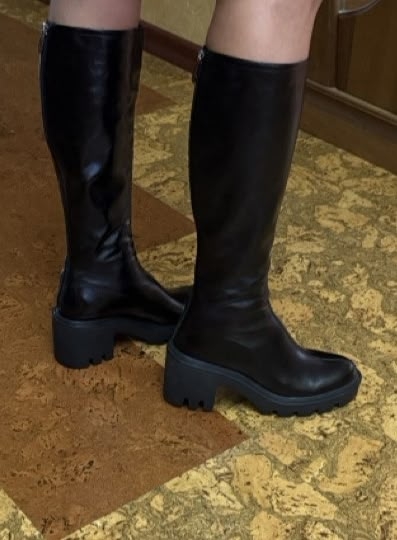 Продажа новых сапог, размер 37