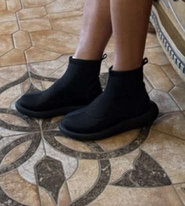 Продажа новых сапог, размер 37 (3)