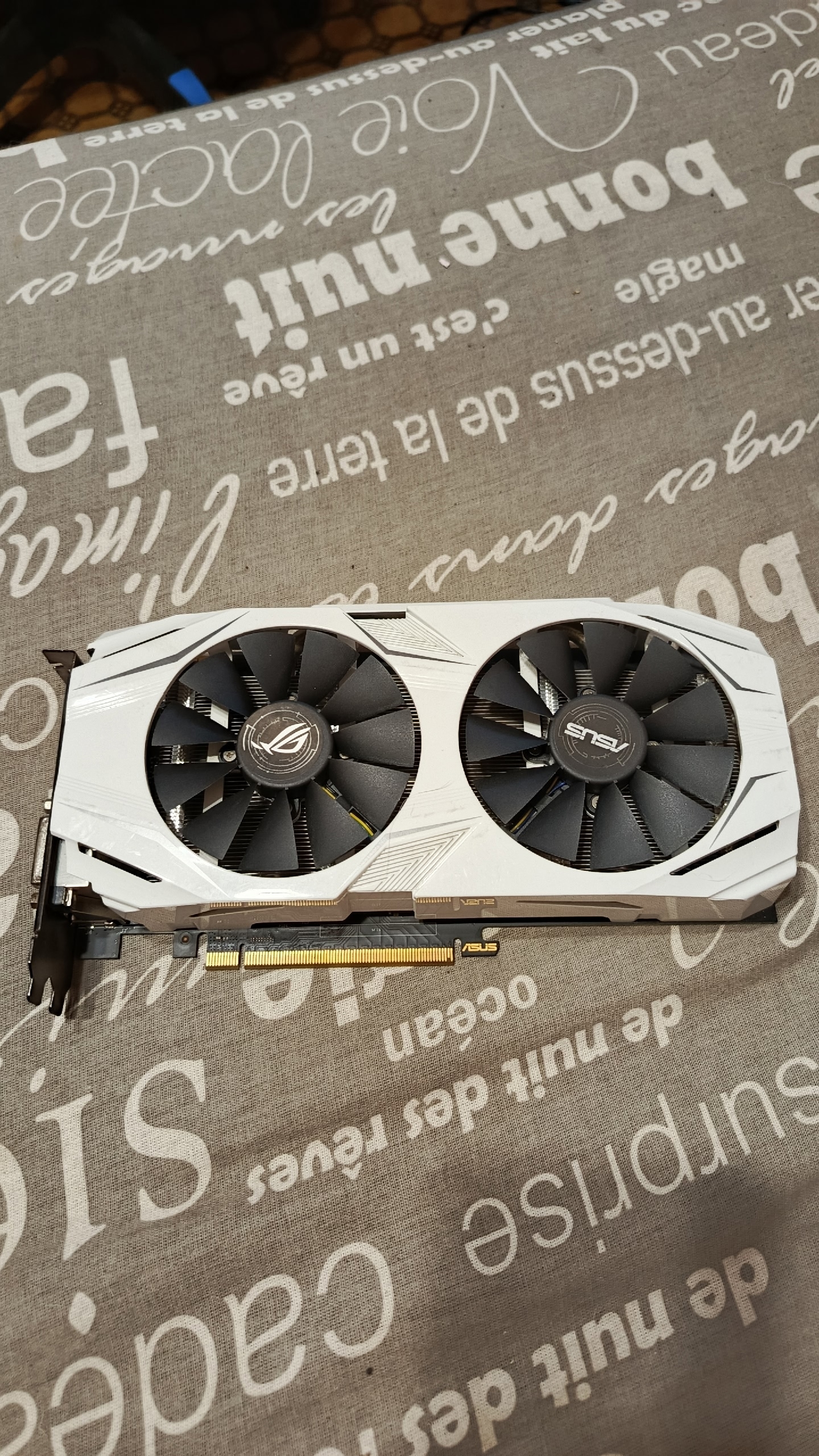 Продаю видеокарту GTX 1070 В