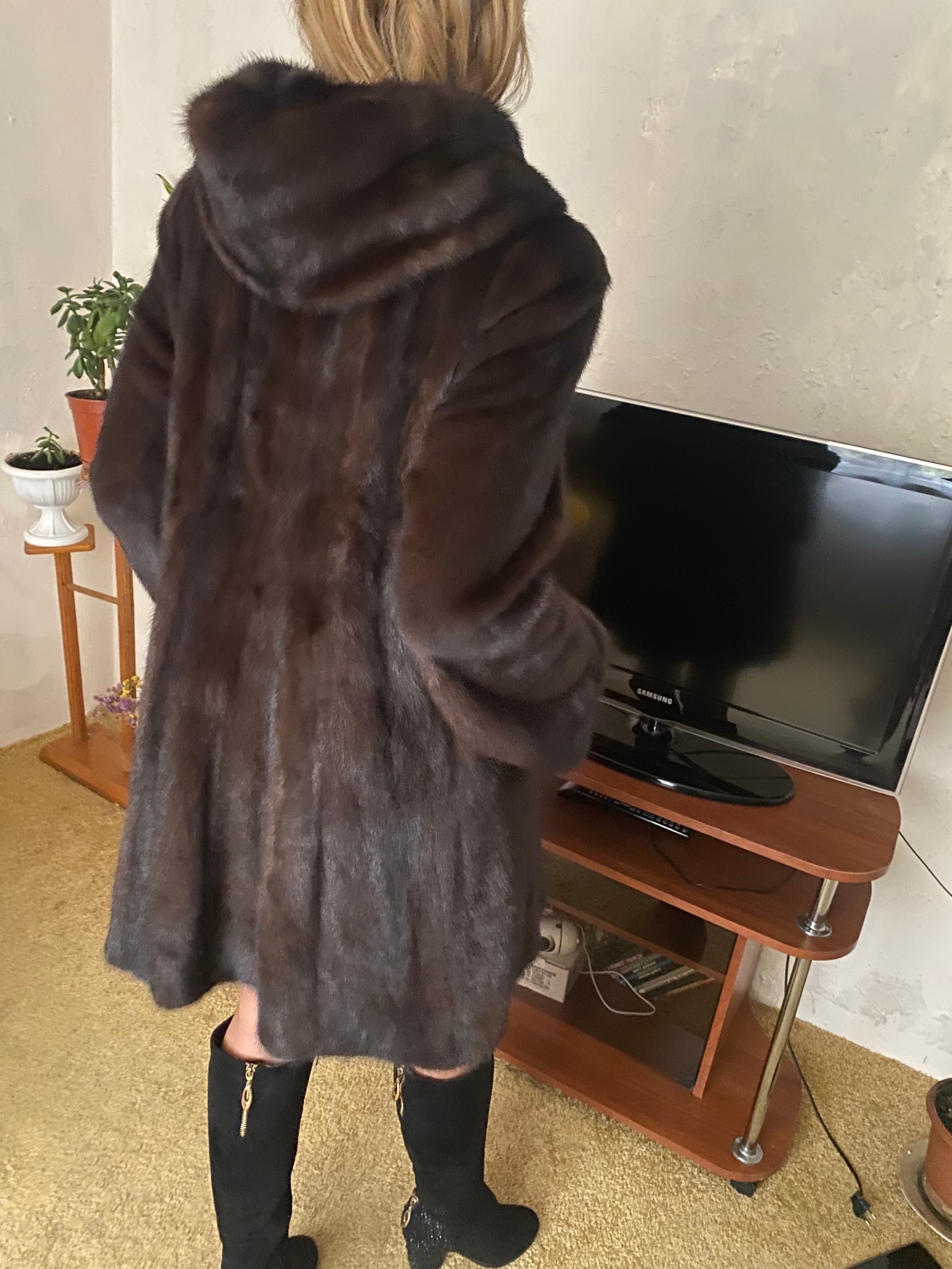 **Продажа новой норковой шубы** Новая (3)