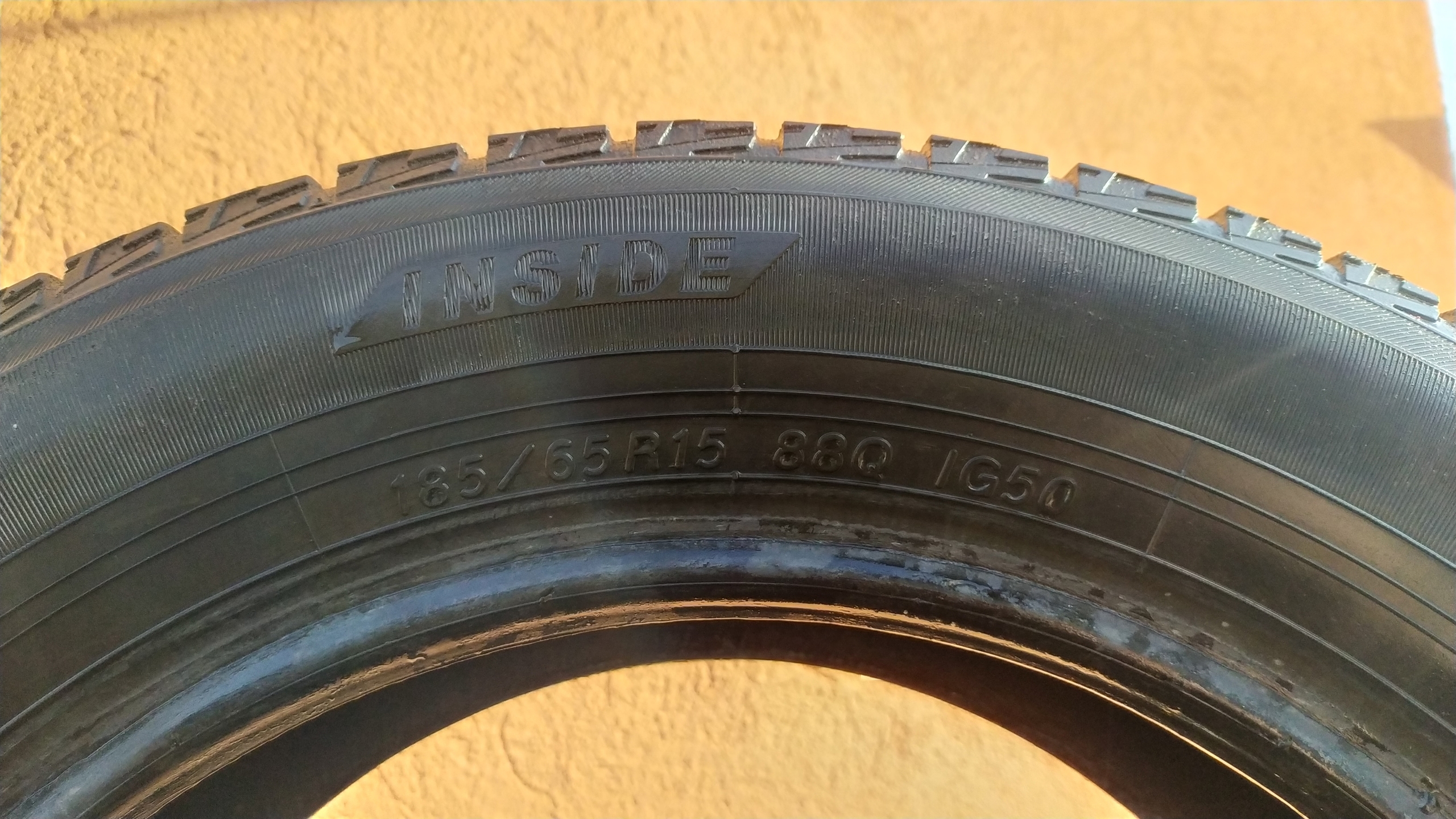Зимняя резина Yokohama 185/65r15 на (1)
