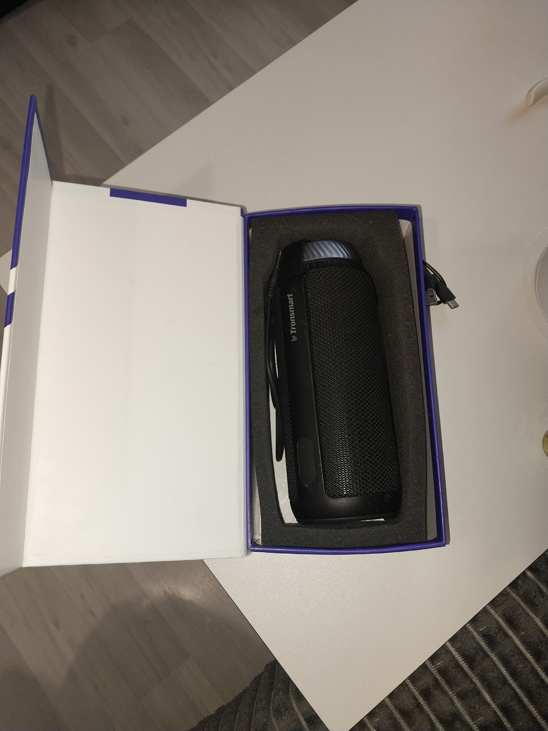 Блютуз колонка в хорошем состоянии (2)