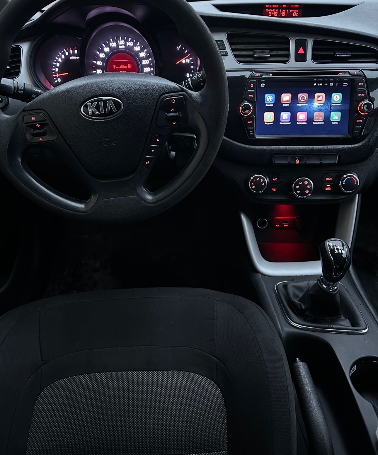 Продается KIA Ceed 2014 года (7)