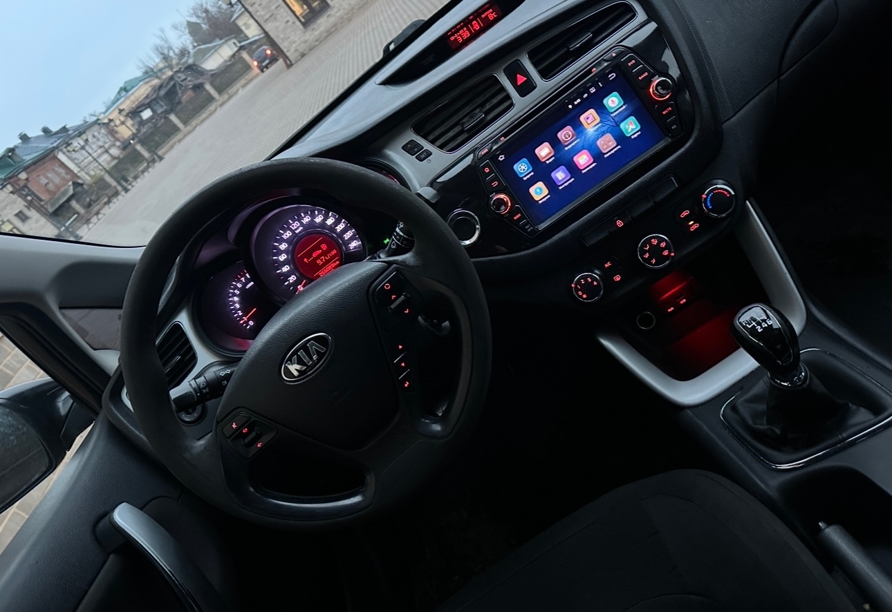 Продается KIA Ceed 2014 года (6)