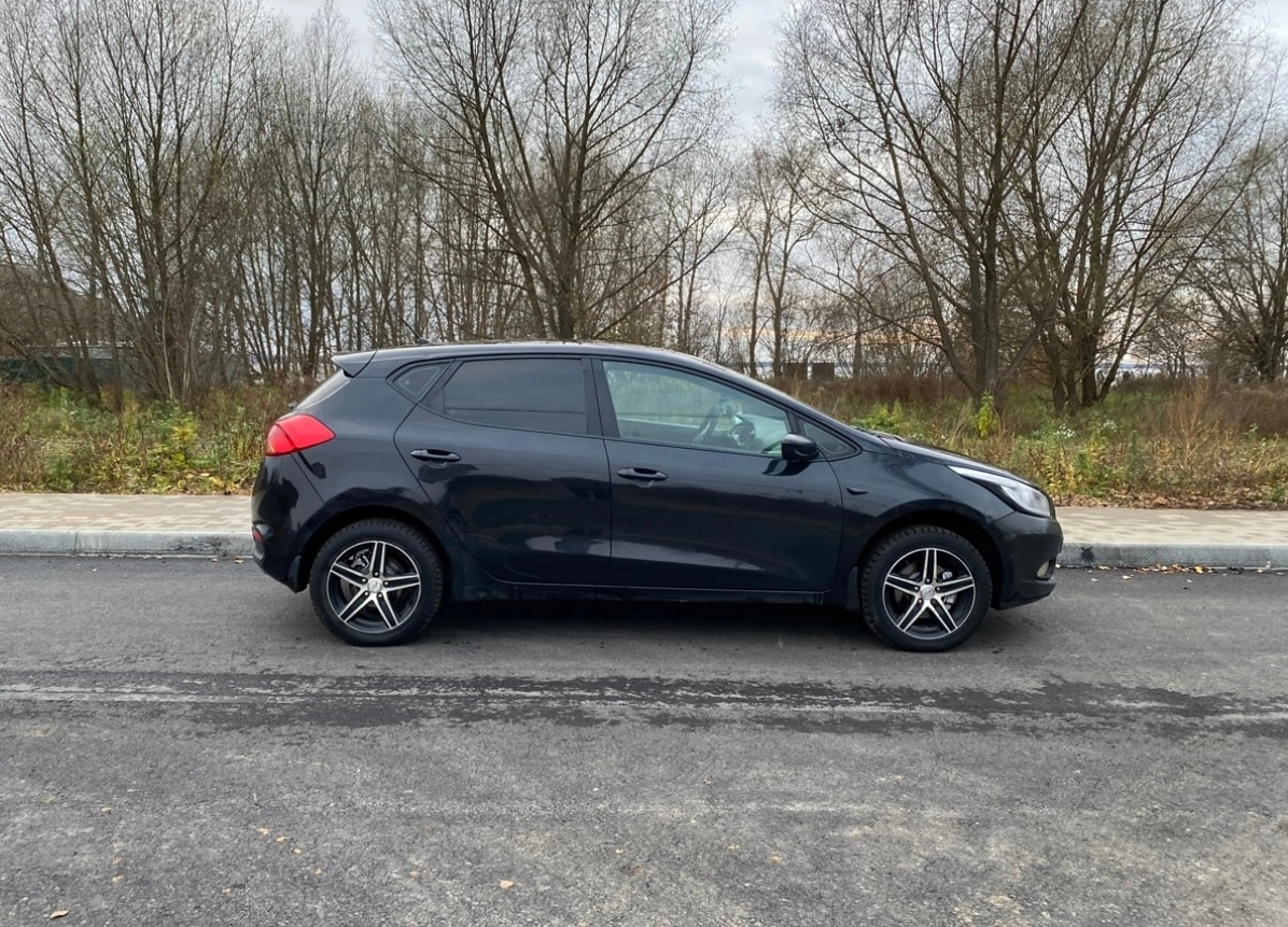 Продается KIA Ceed 2014 года (2)
