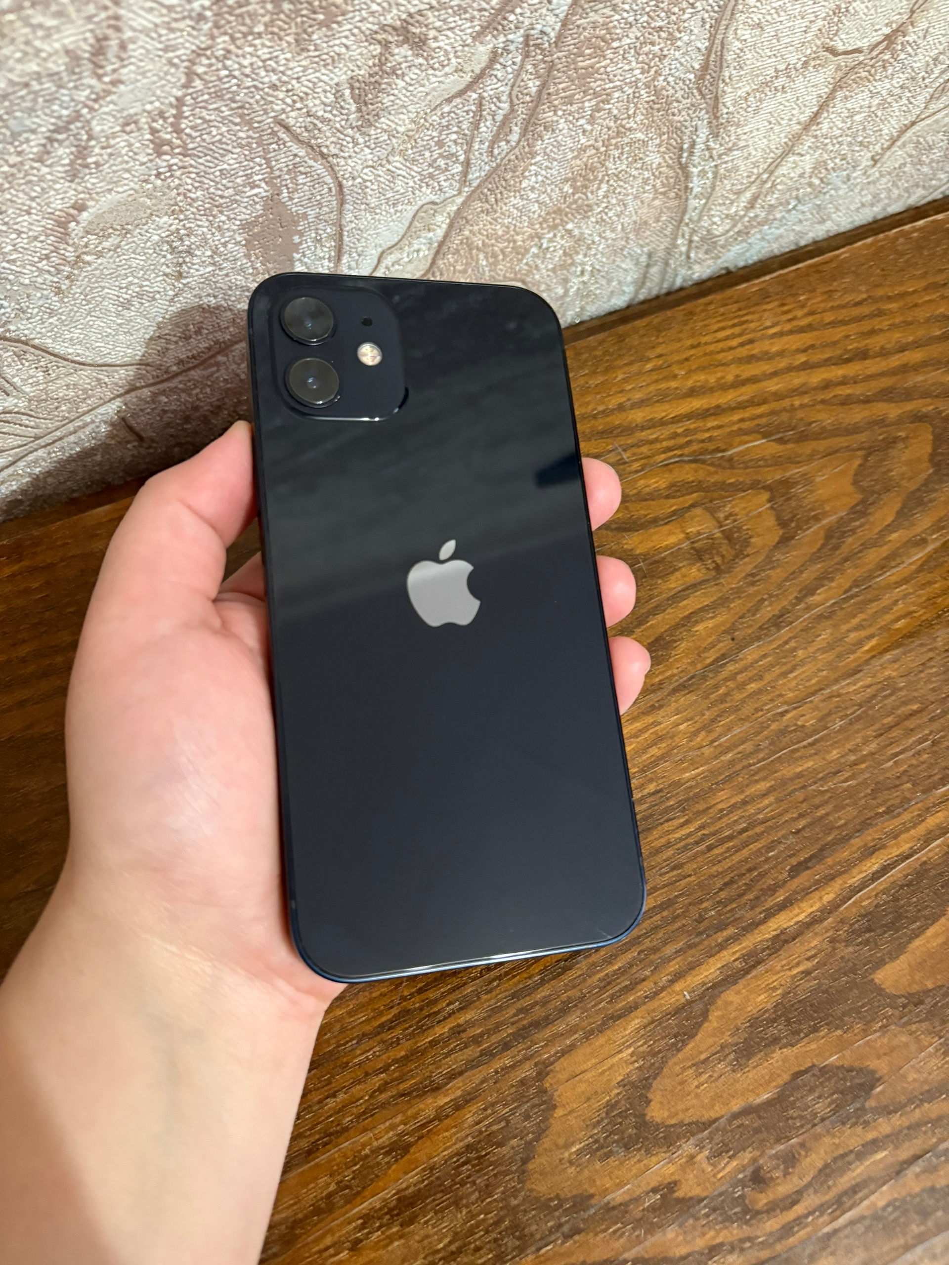 Продаю iPhone 12 на 128GB (1)