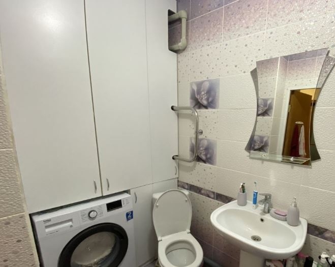 Сдается просторная однокомнатная квартира в (4)