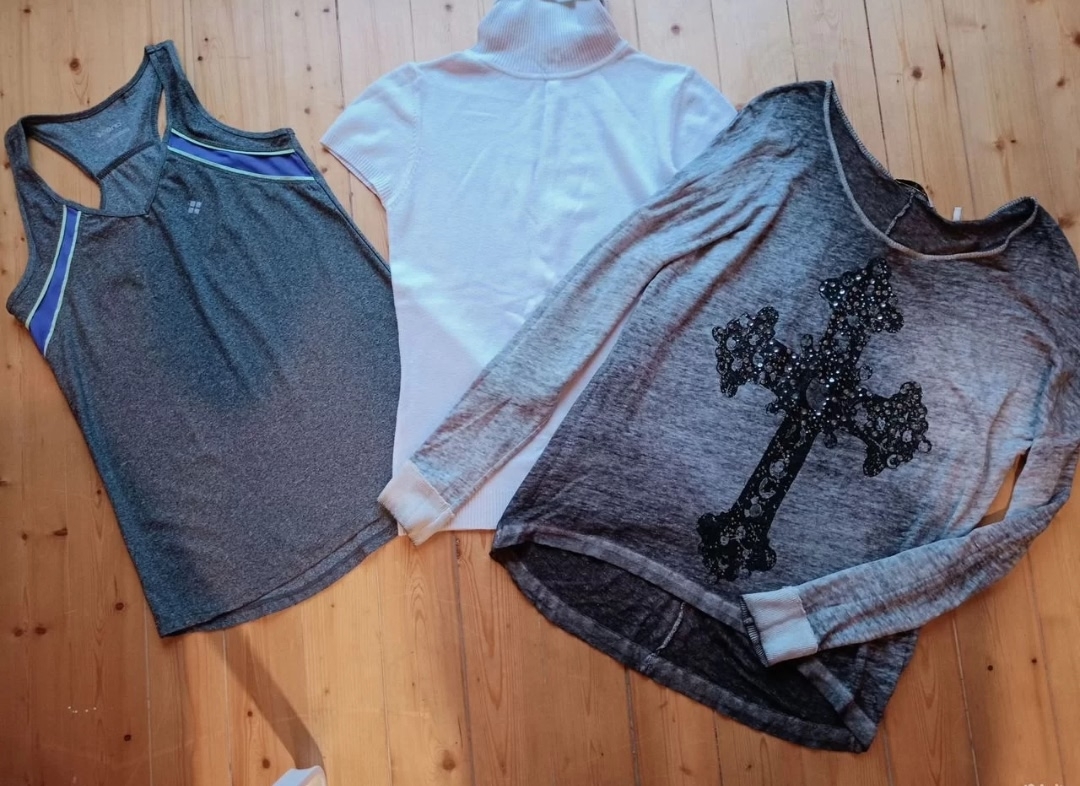 Бесплатно отдам одежду для миниатюрных (3)