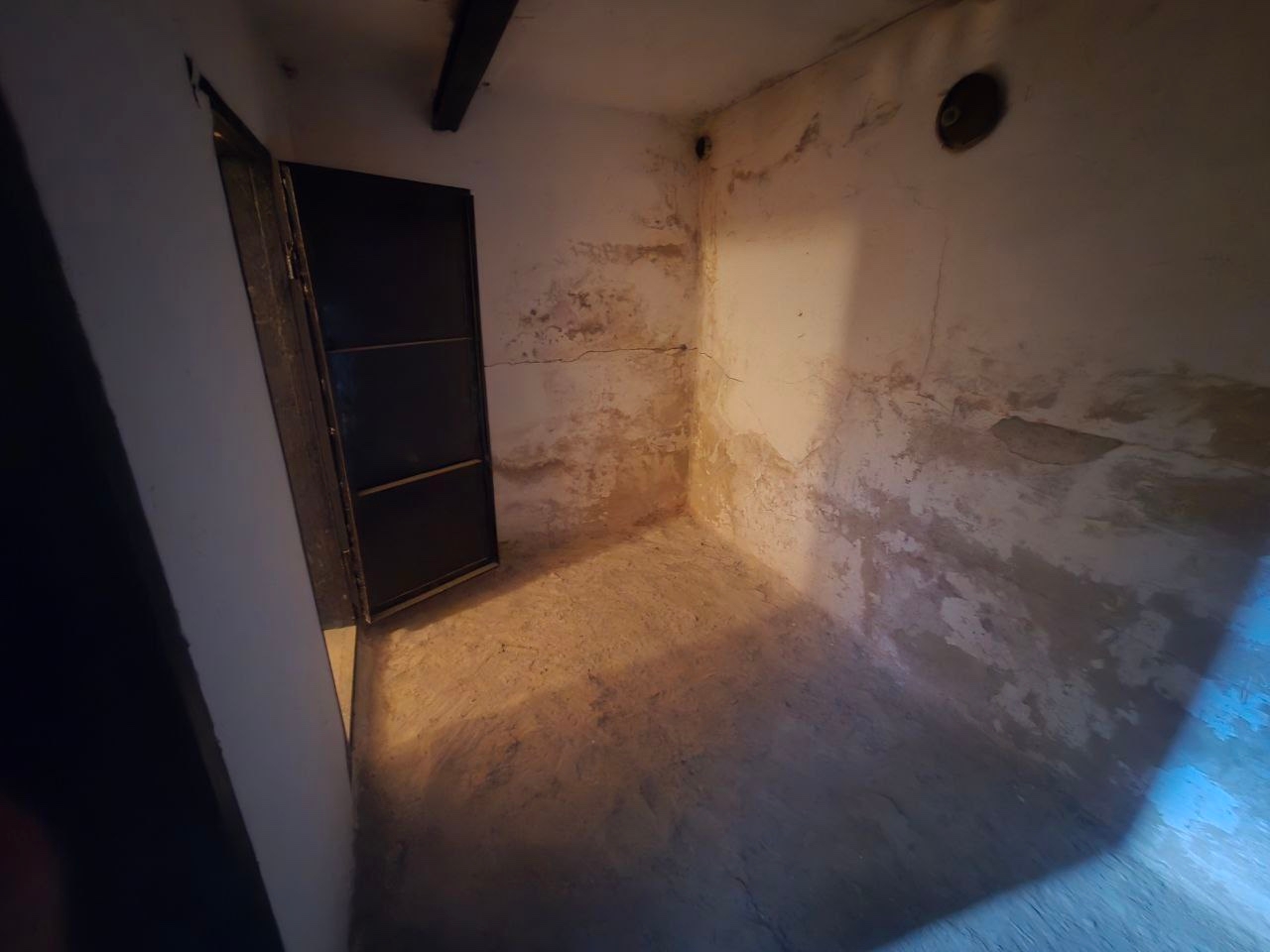 Продаётся просторный гараж в кооперативе (6)