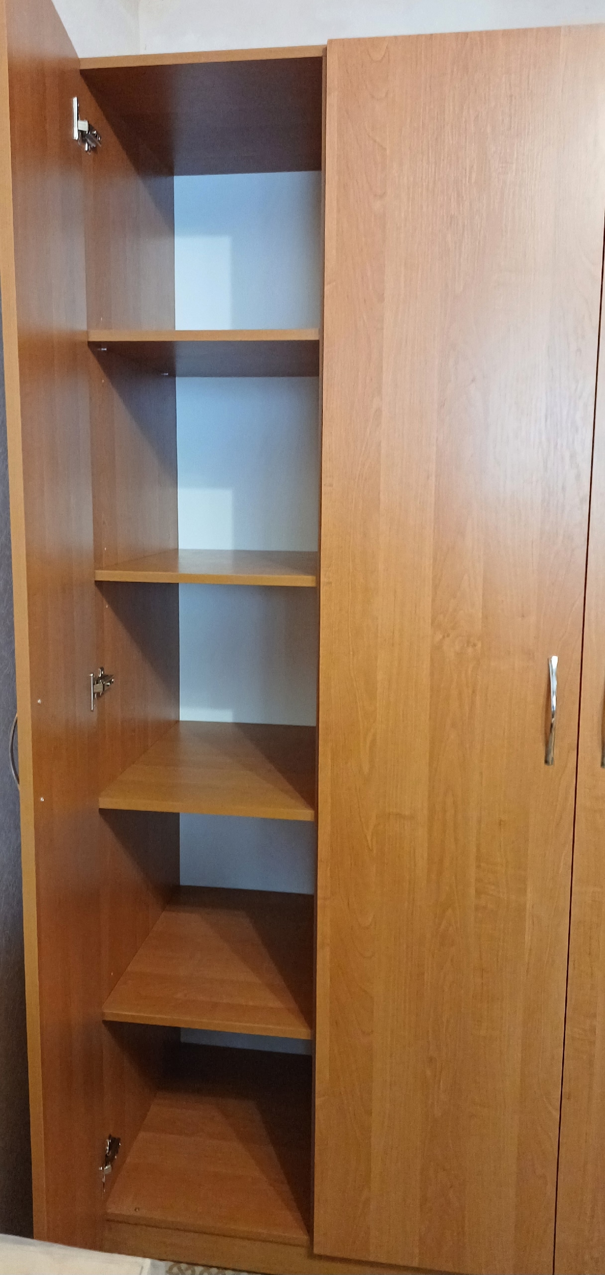 Продажа мебели в Донецке: шкаф (2)