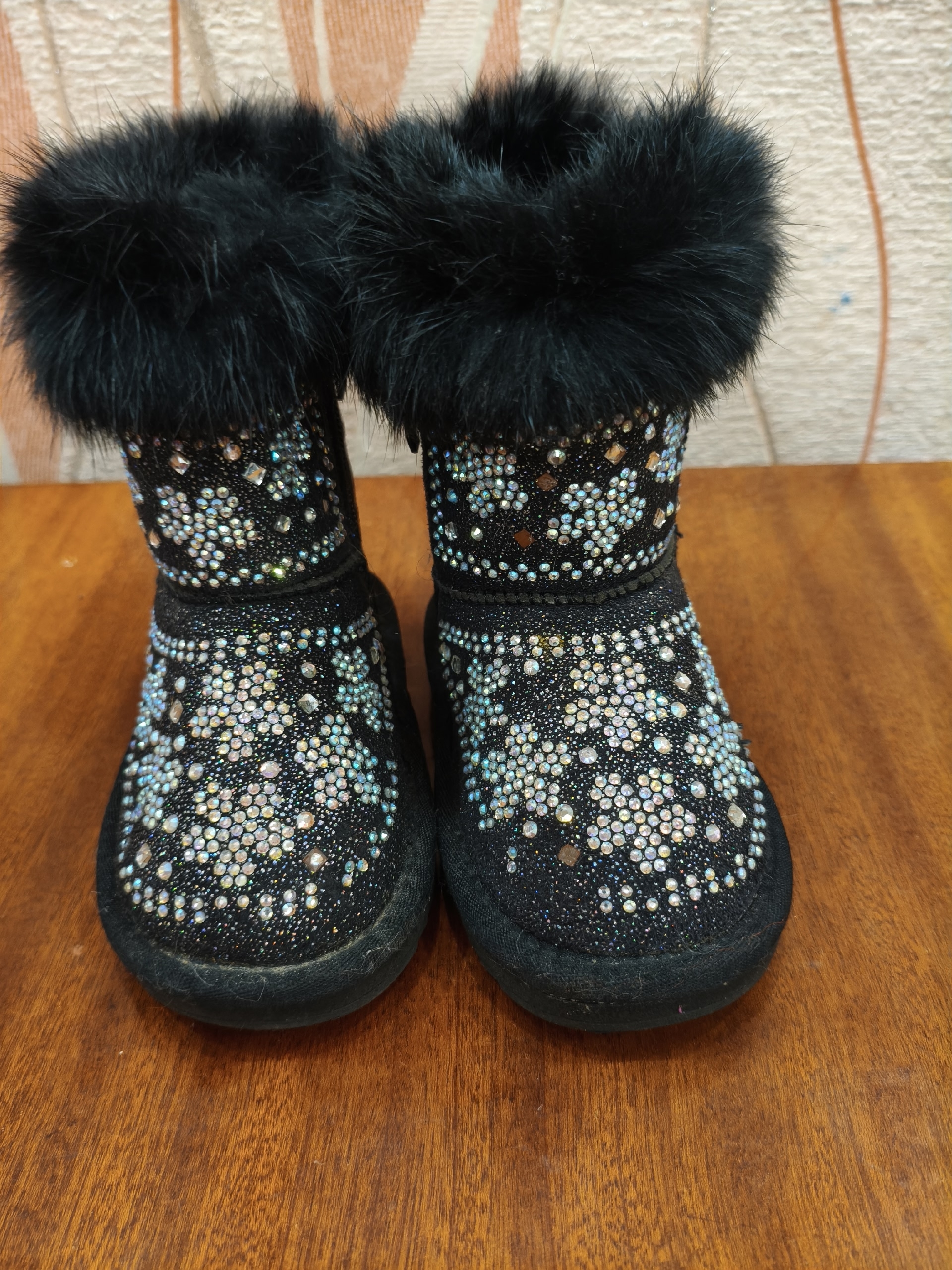 Продам теплые натуральные угги Предлагаю