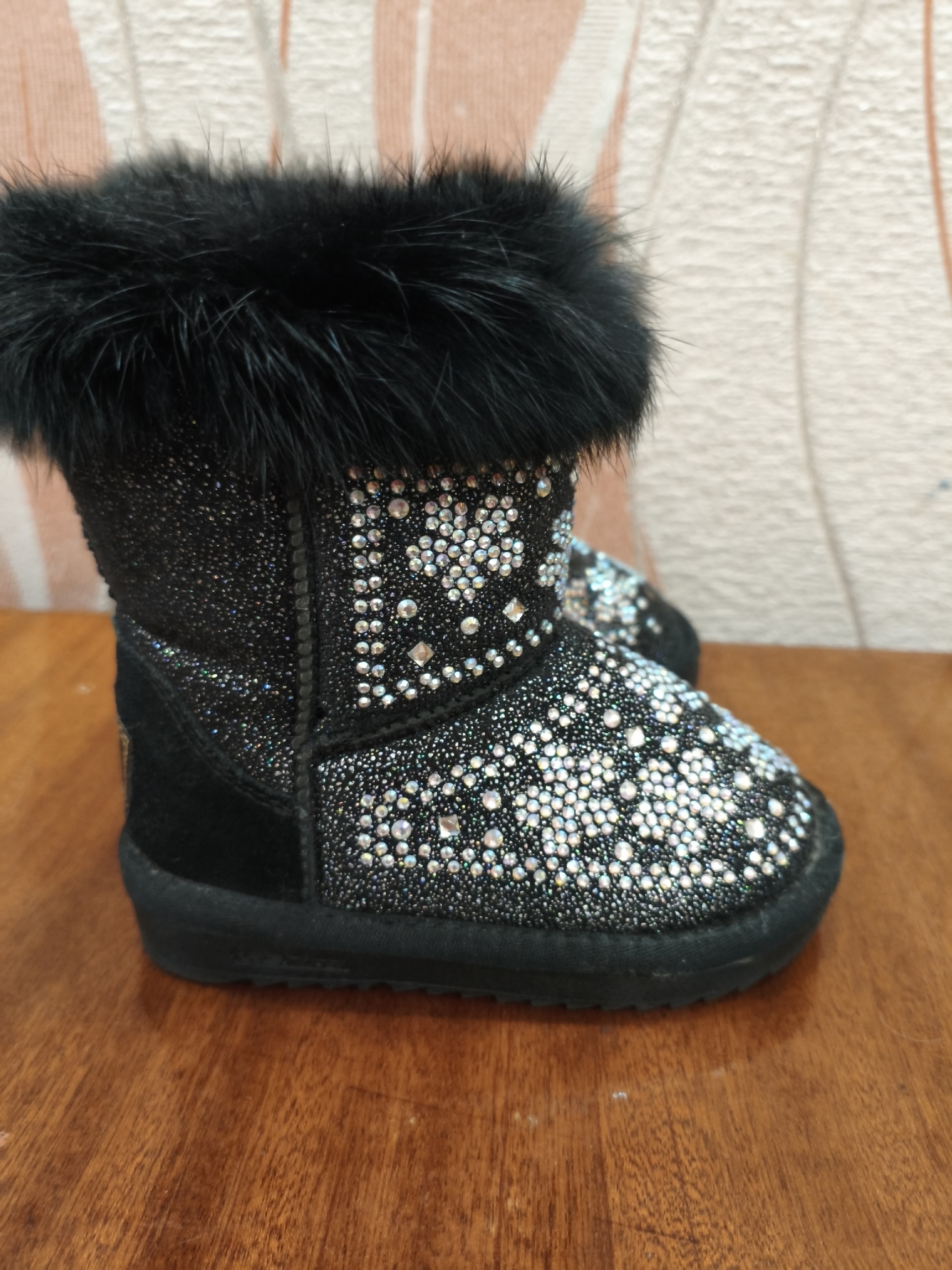 Продам теплые натуральные угги Предлагаю (1)