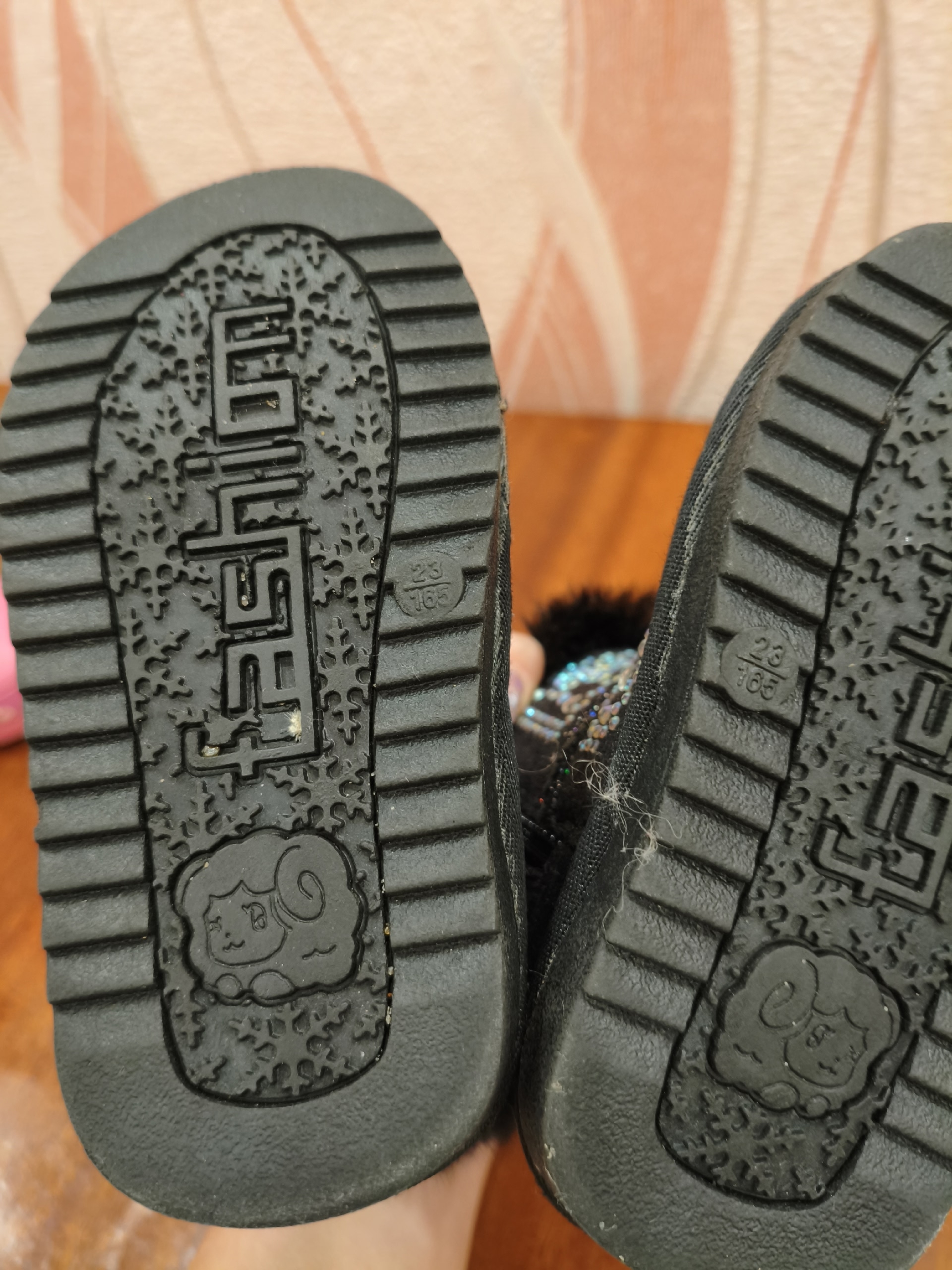 Продам теплые натуральные угги Предлагаю (2)