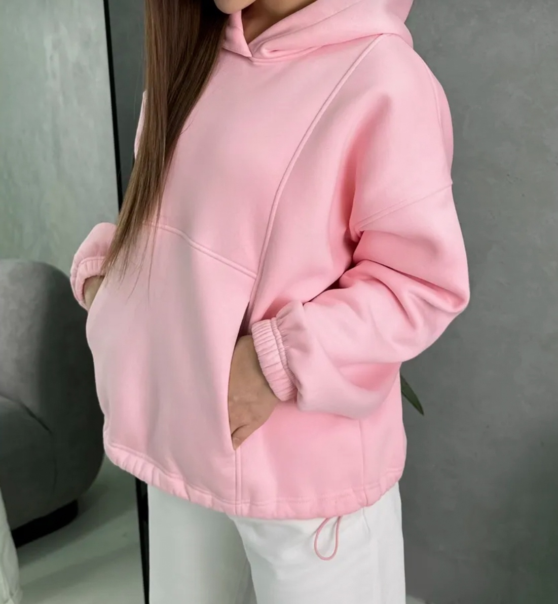 Легкий розовый худи: комфорт и (2)