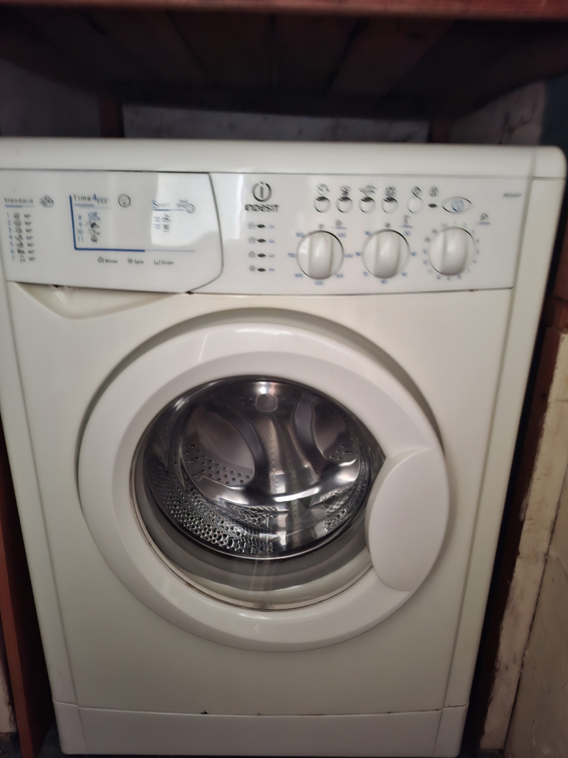 Бесплатная передача: холодильник и нерабочая (1)