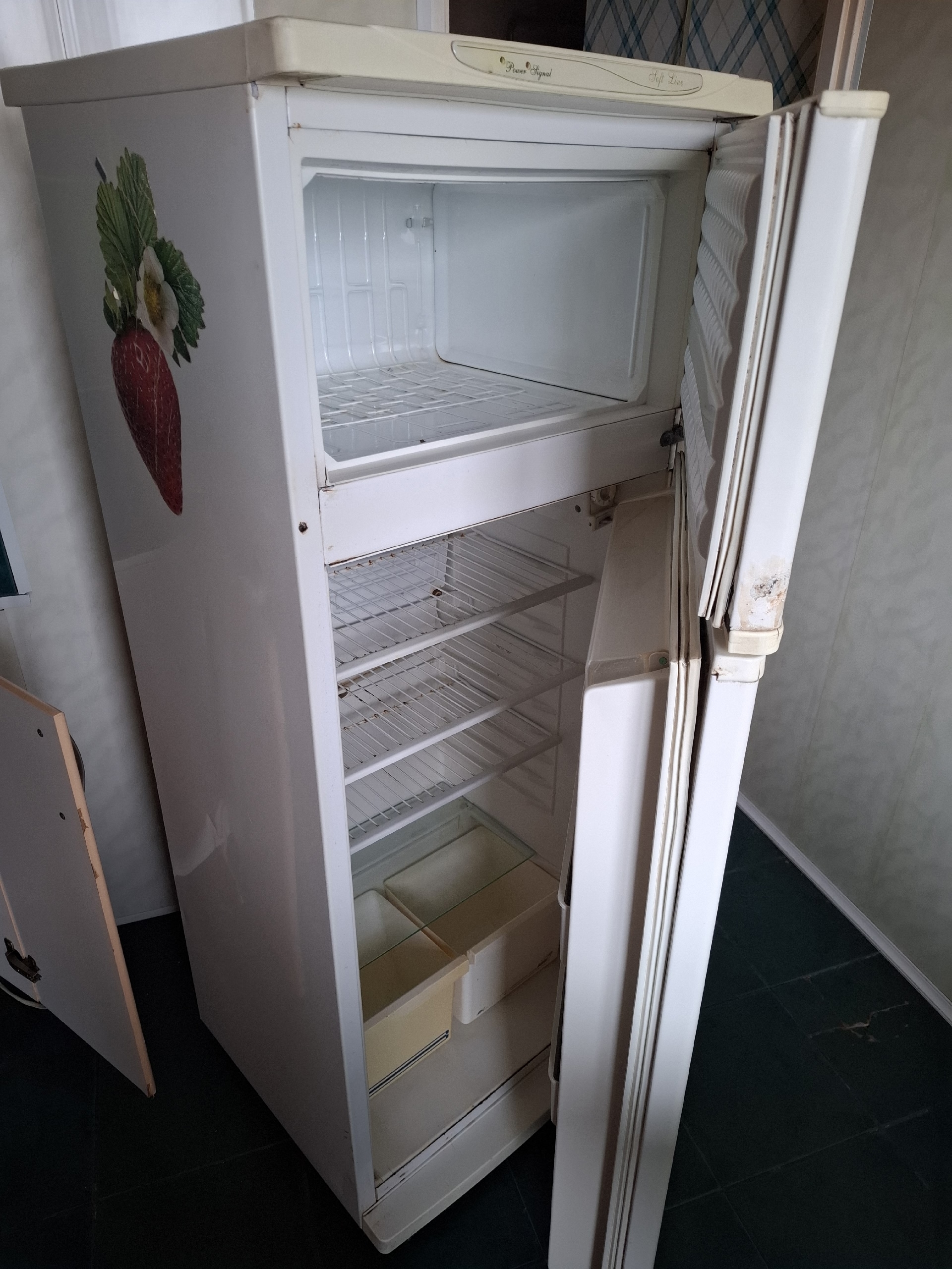 Бесплатная передача: холодильник и нерабочая (2)