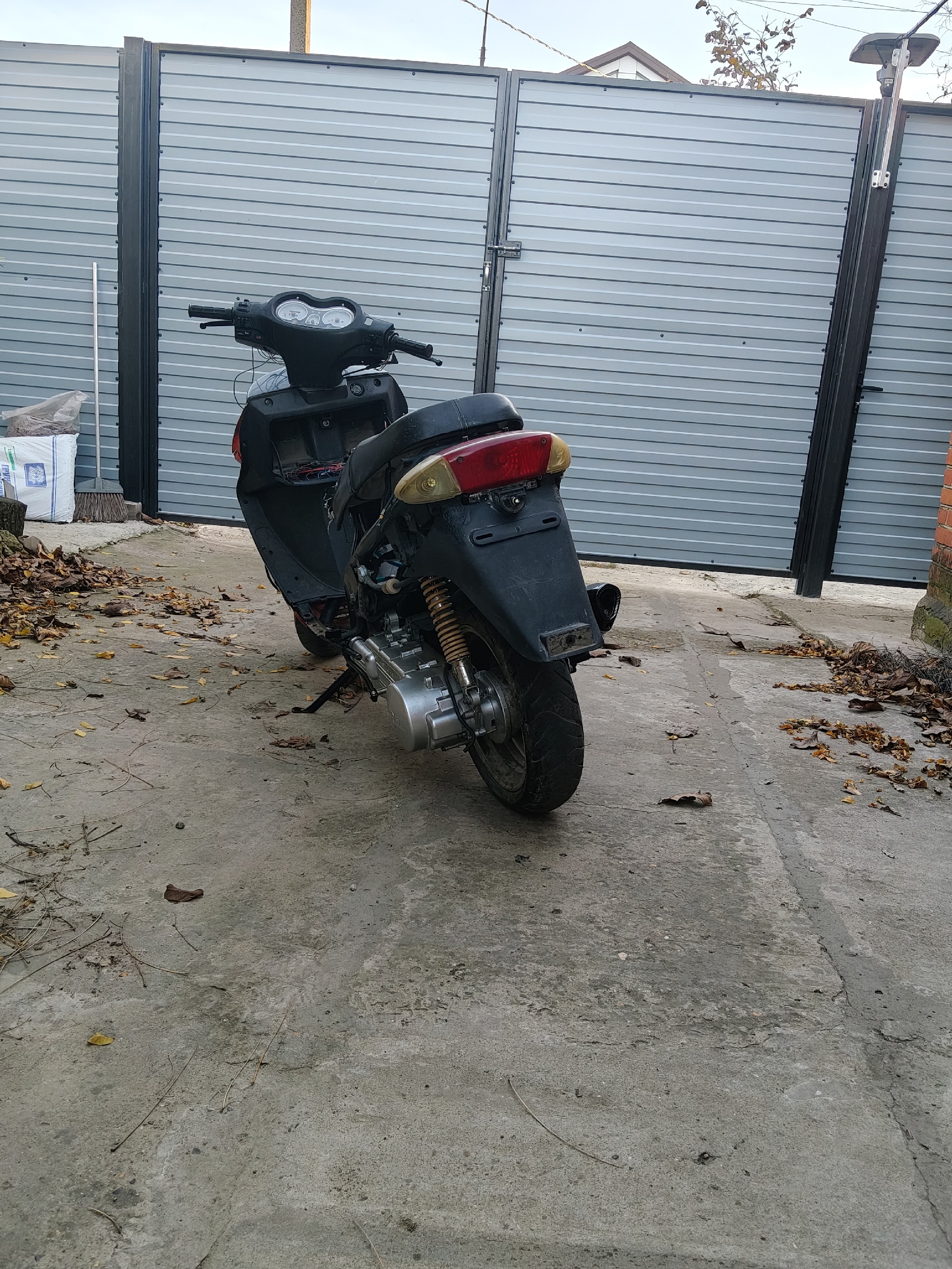 Продается китайский скутер Fiera Продаю (1)