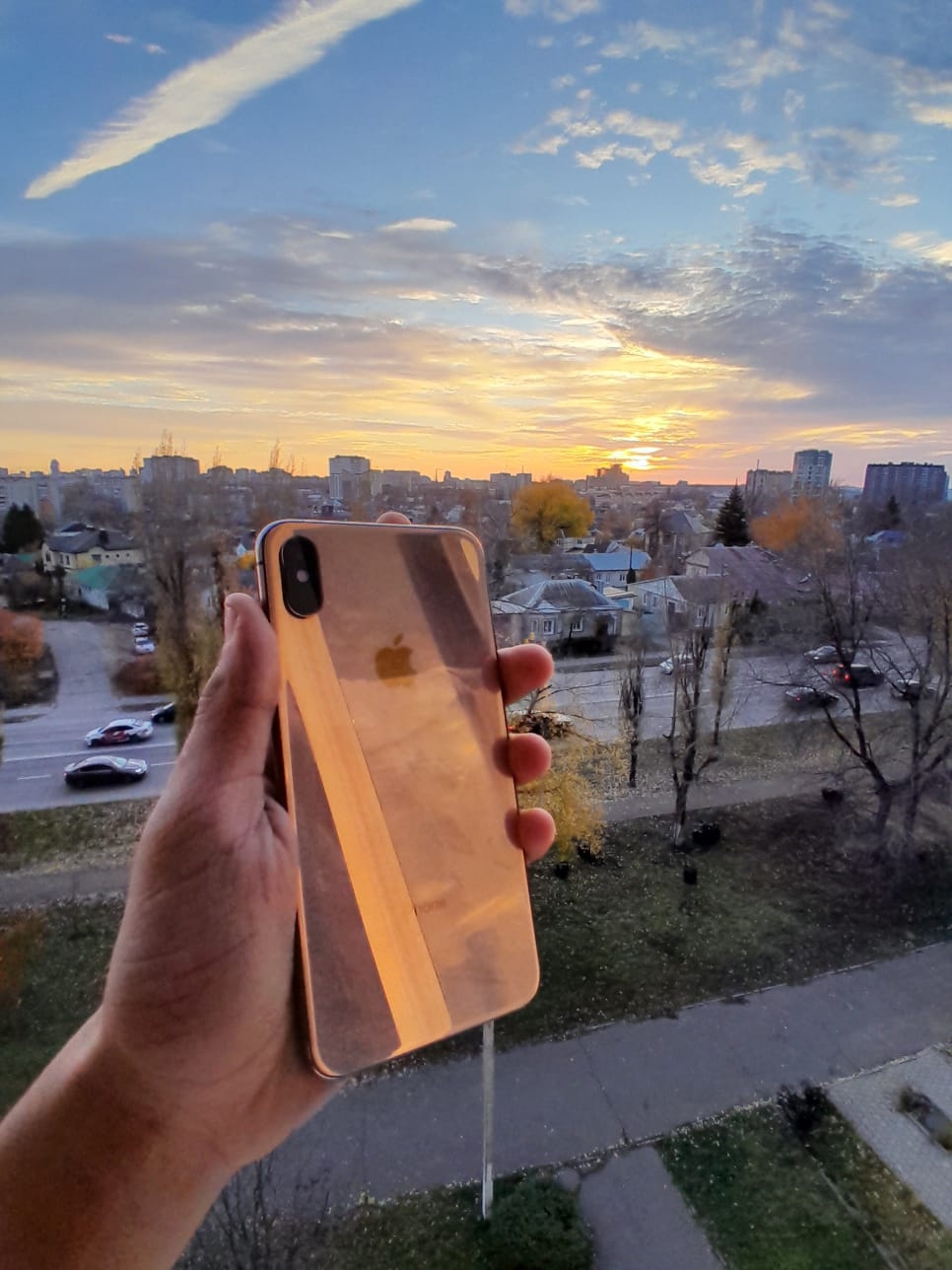 Продается iPhone Xs Max, Gold (1)
