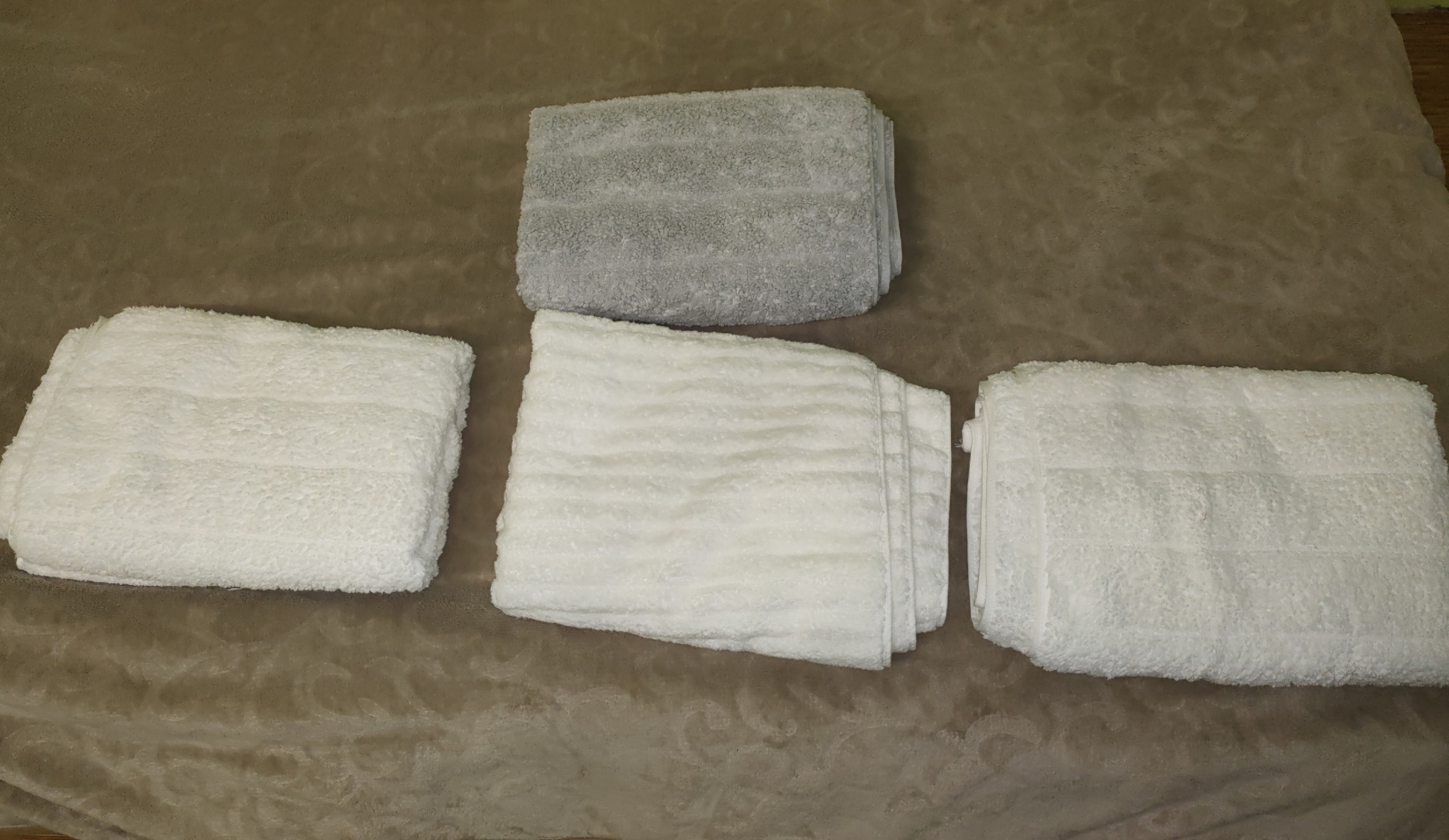 Махровые полотенца 60х140 с петельками (1)