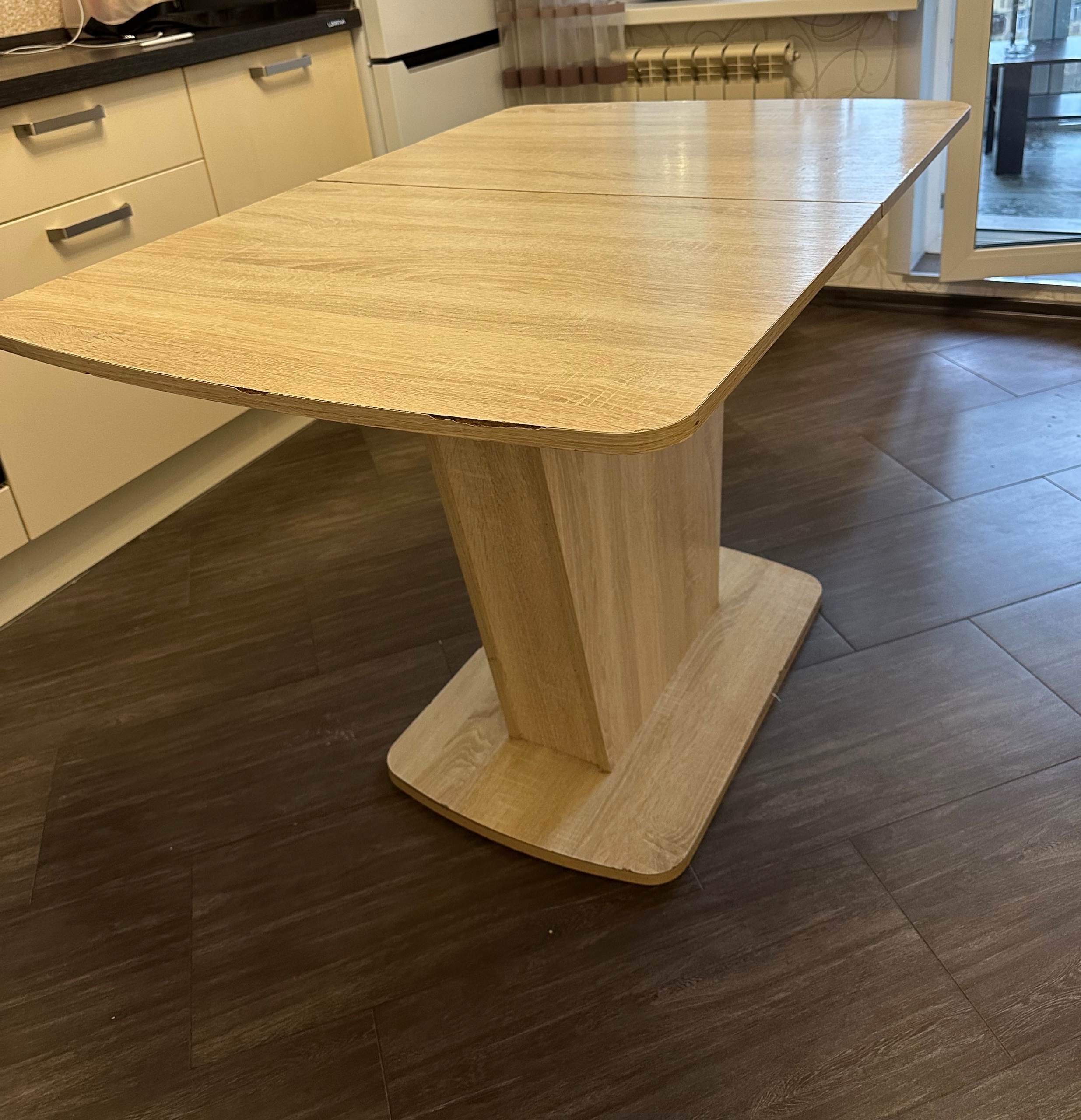 Продается раздвижной стол в отличном