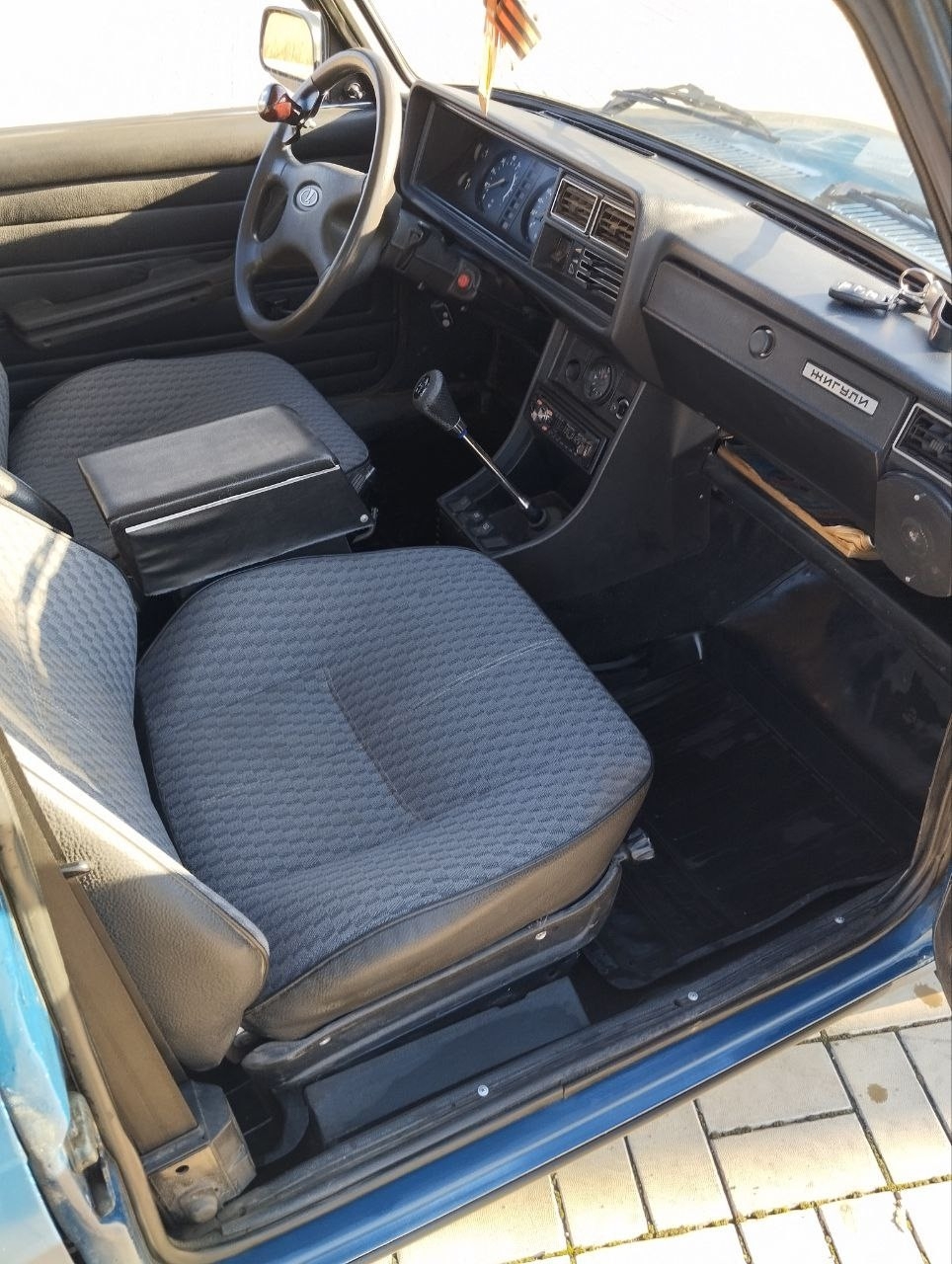 Продажа ВАЗ 2107 в Донецке (5)