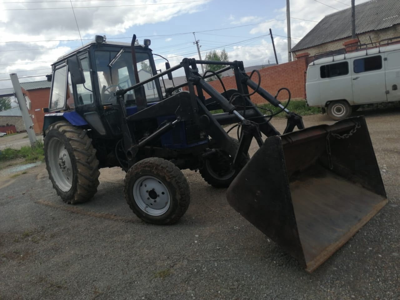 КамАЗ и трактор МТЗ 82 (2)