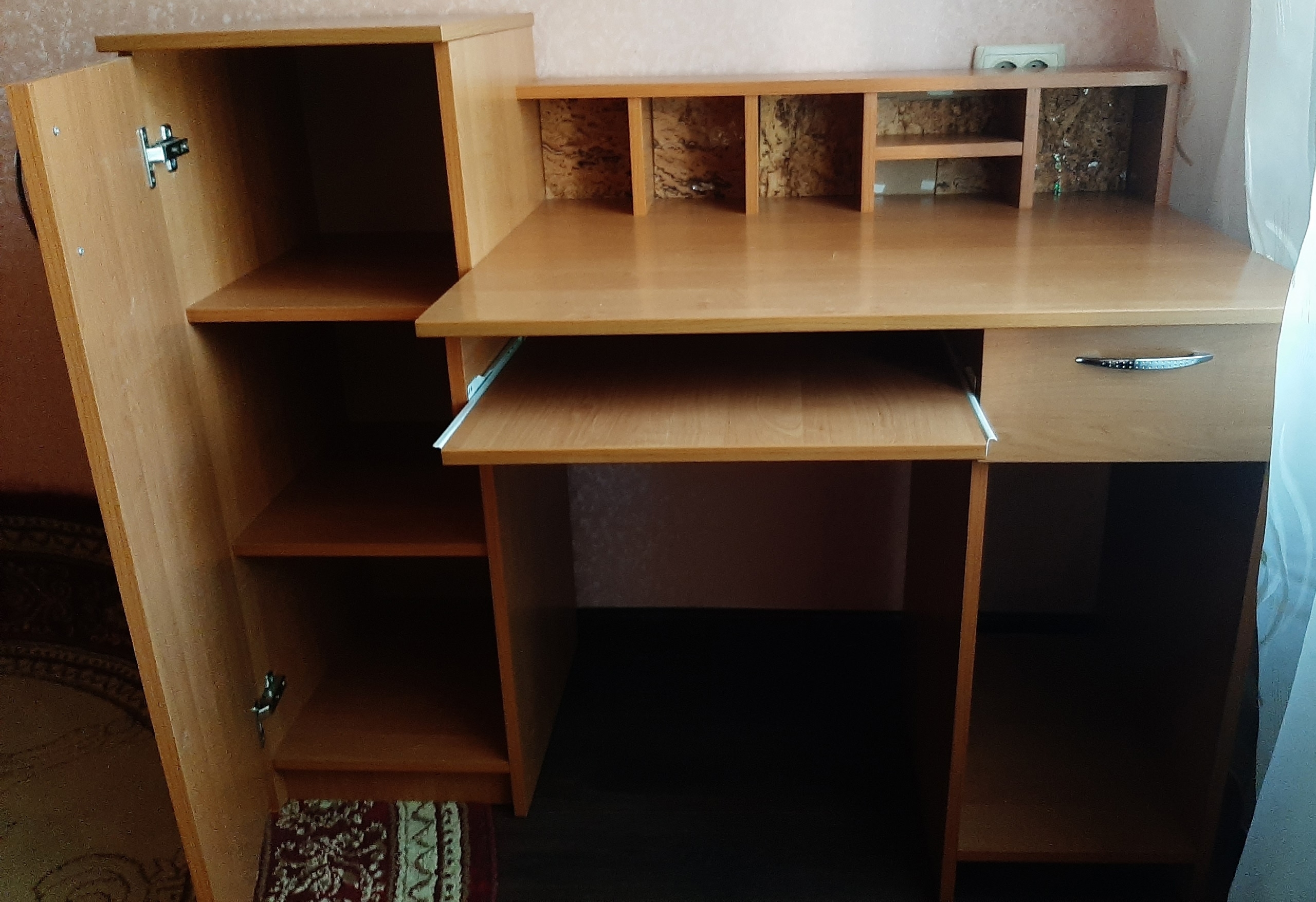 Продажа деревянного стола недорого Продается (1)