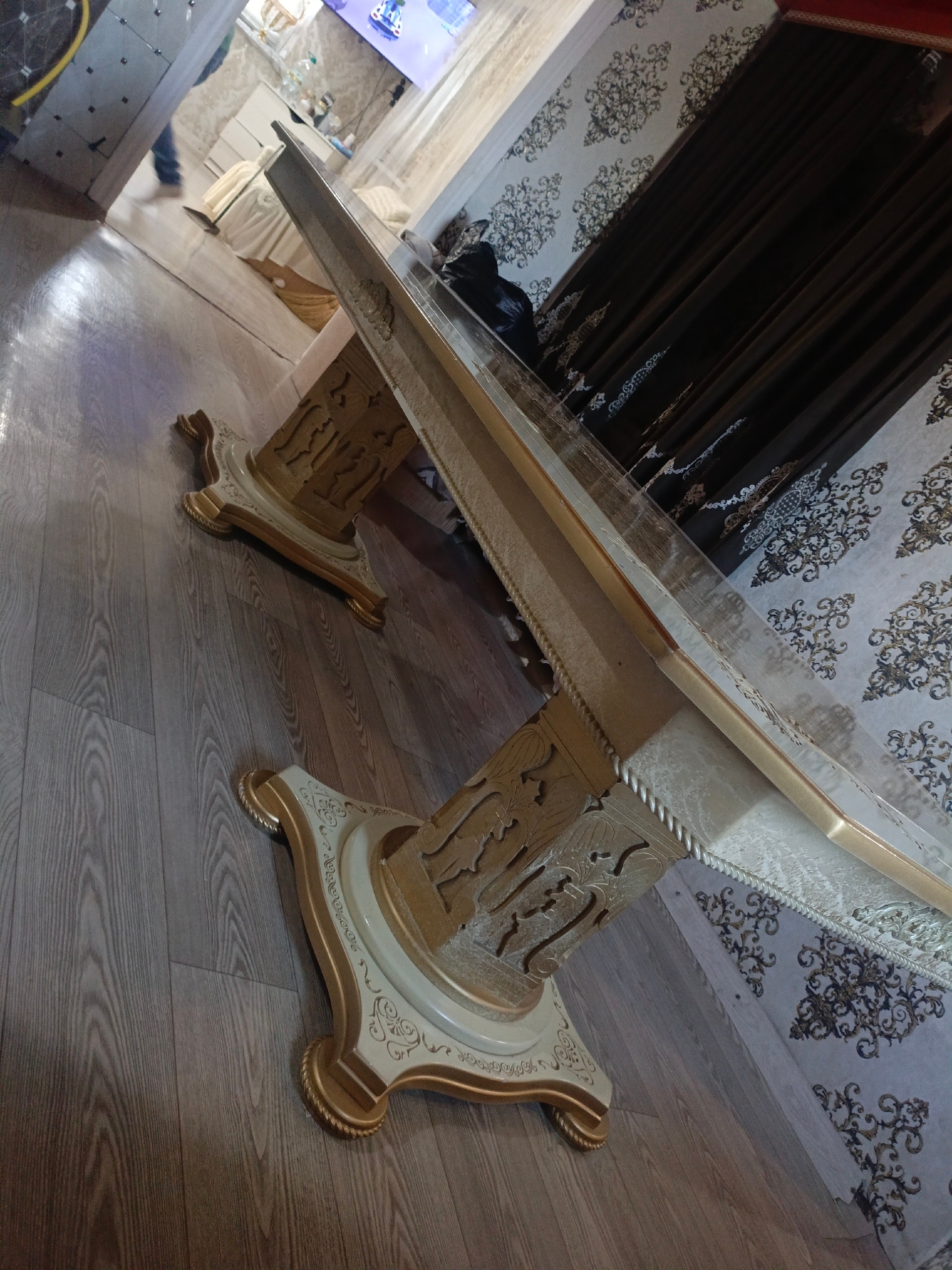 Продам стол, почти новый Предлагается (2)