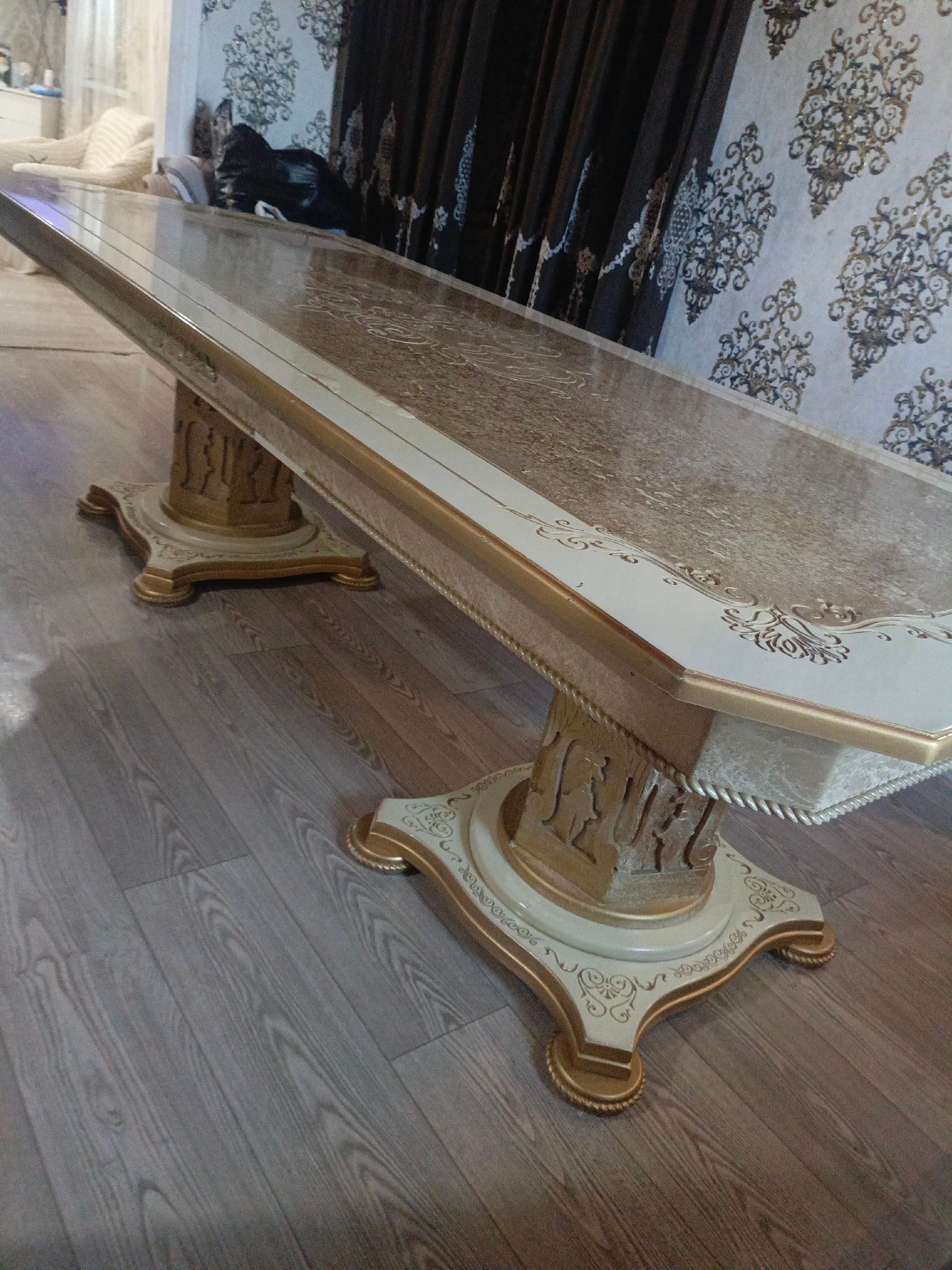 Продам стол, почти новый Предлагается (4)