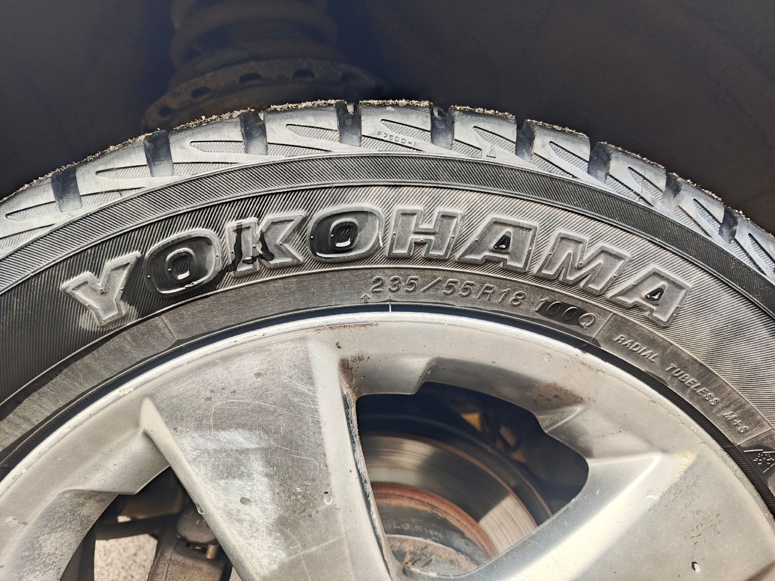 Продам резину 235/55/18 бу Предлагаю (2)