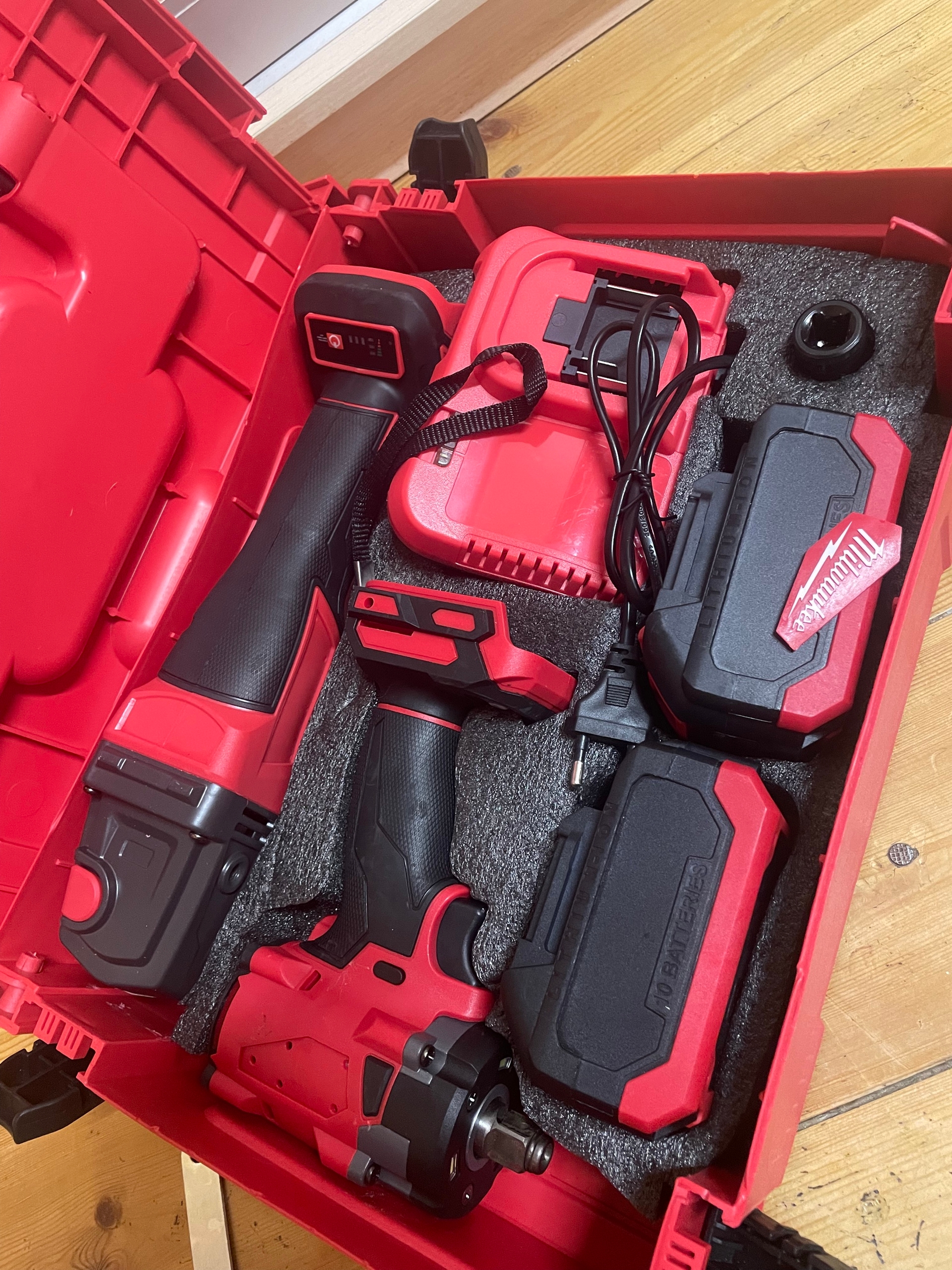 Новые качественные шуруповерты и болгарки (1)