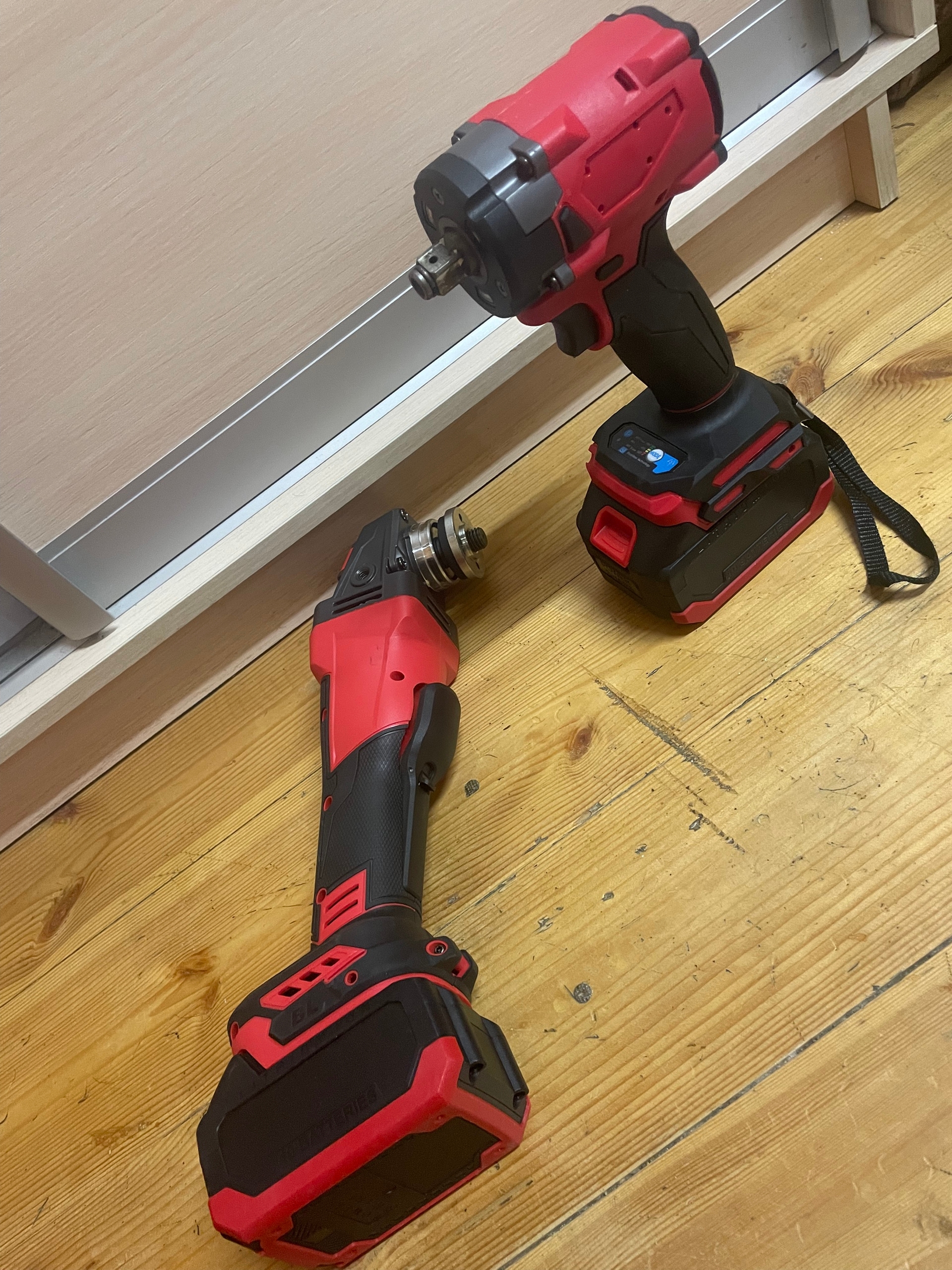 Новые качественные шуруповерты и болгарки (2)