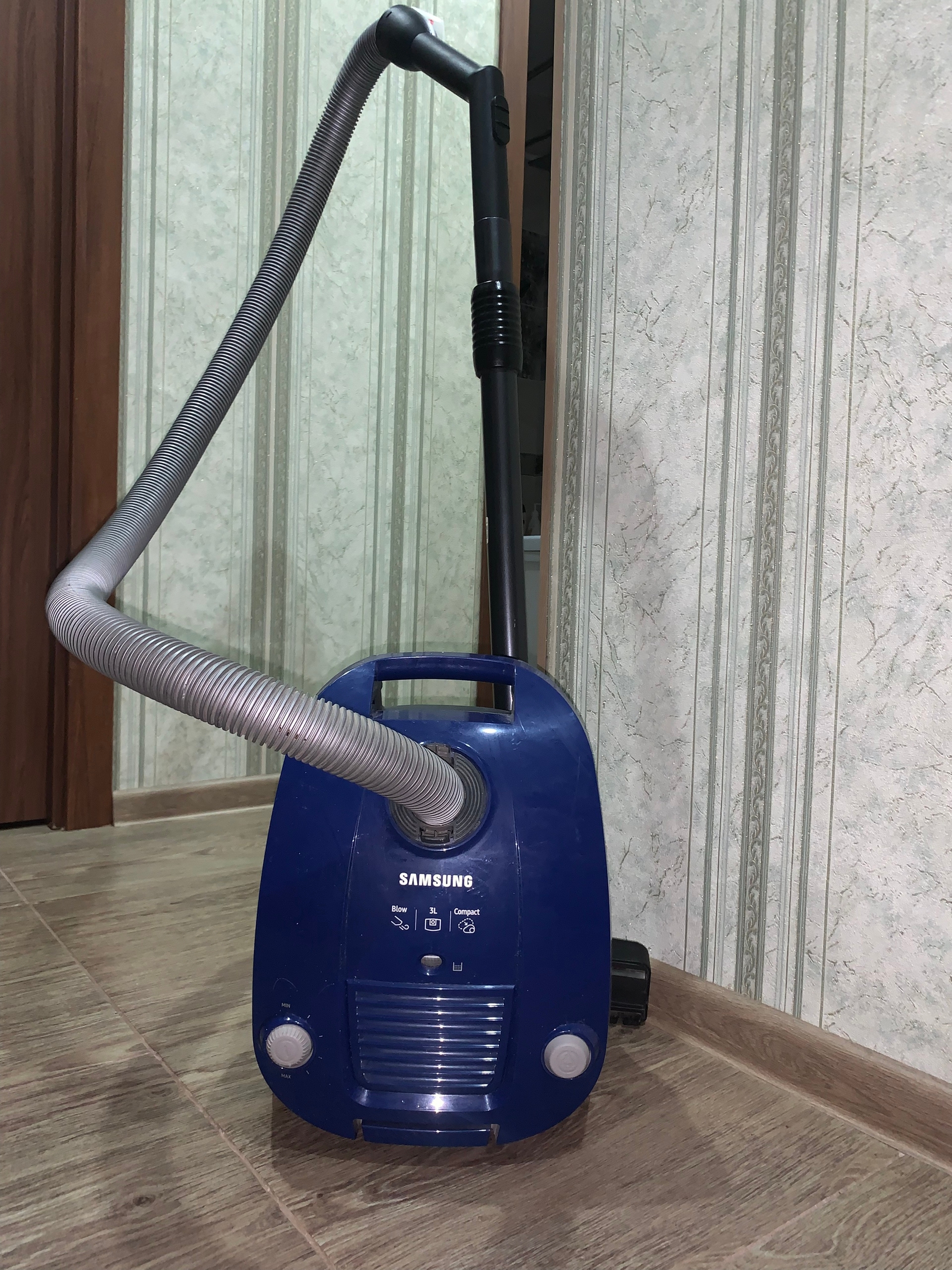**Продается пылесос Samsung с мешком**
