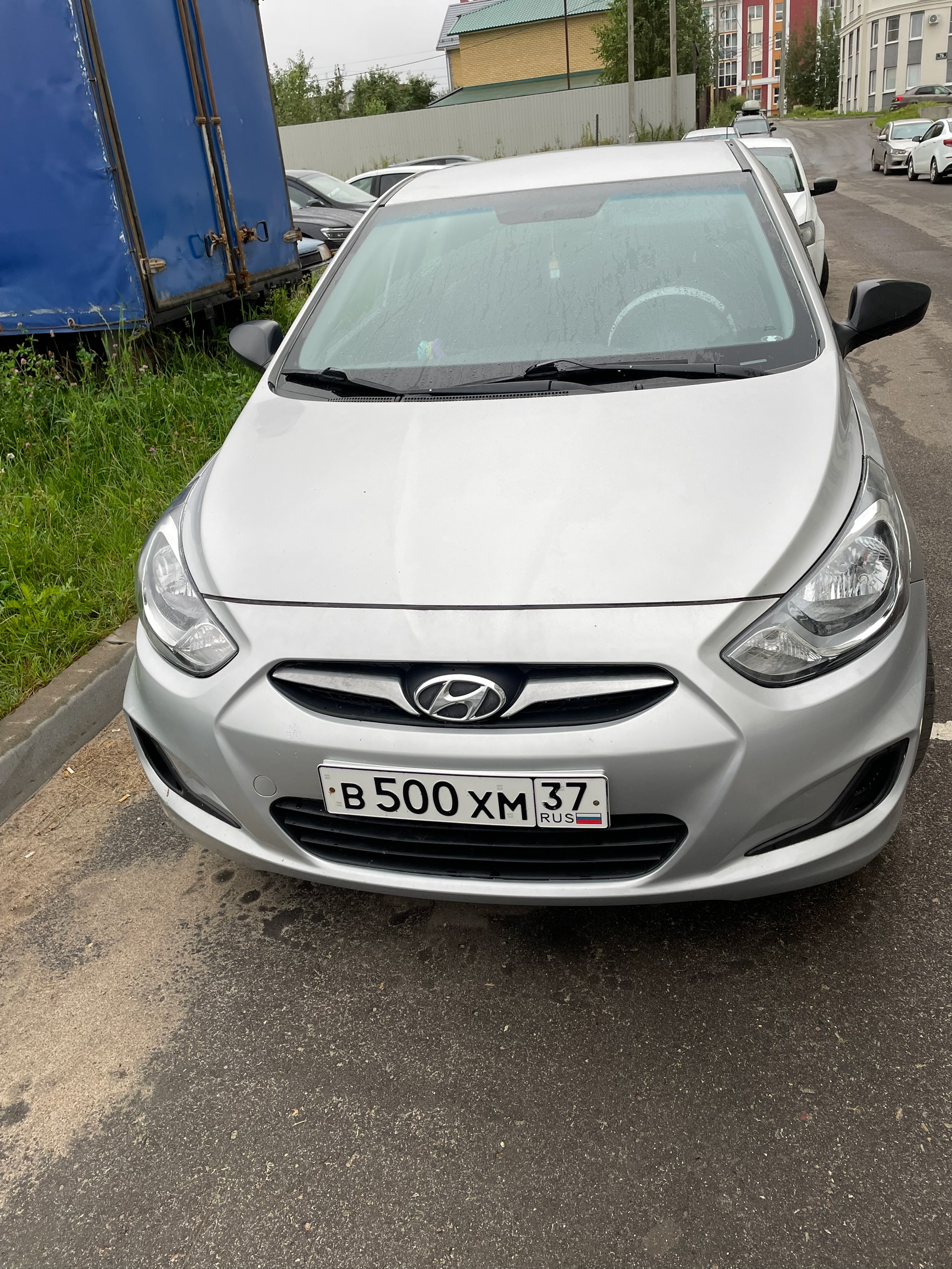 Продается Hyundai Solaris 2011 года (4)