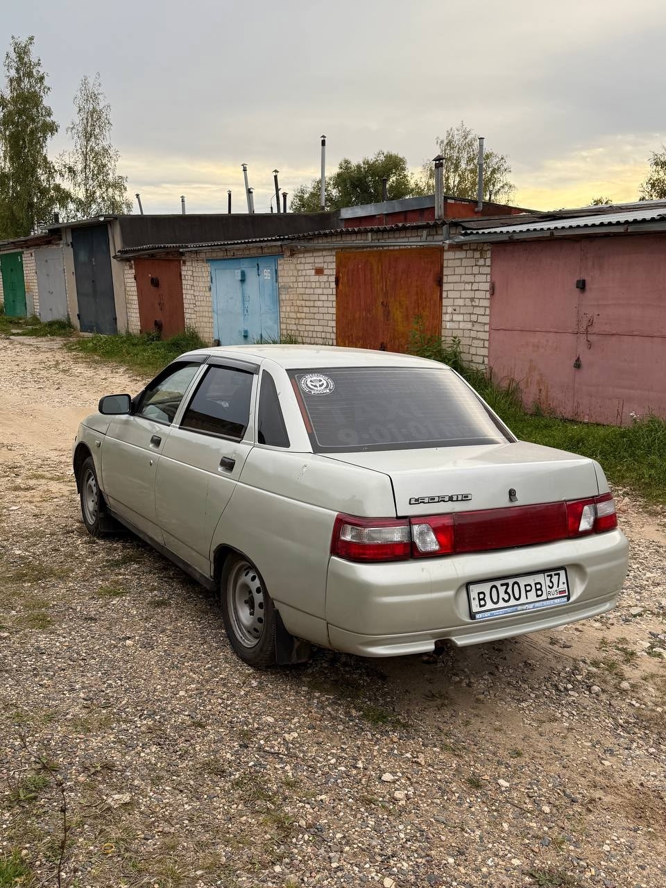 Продается автомобиль, 2004 год Владение