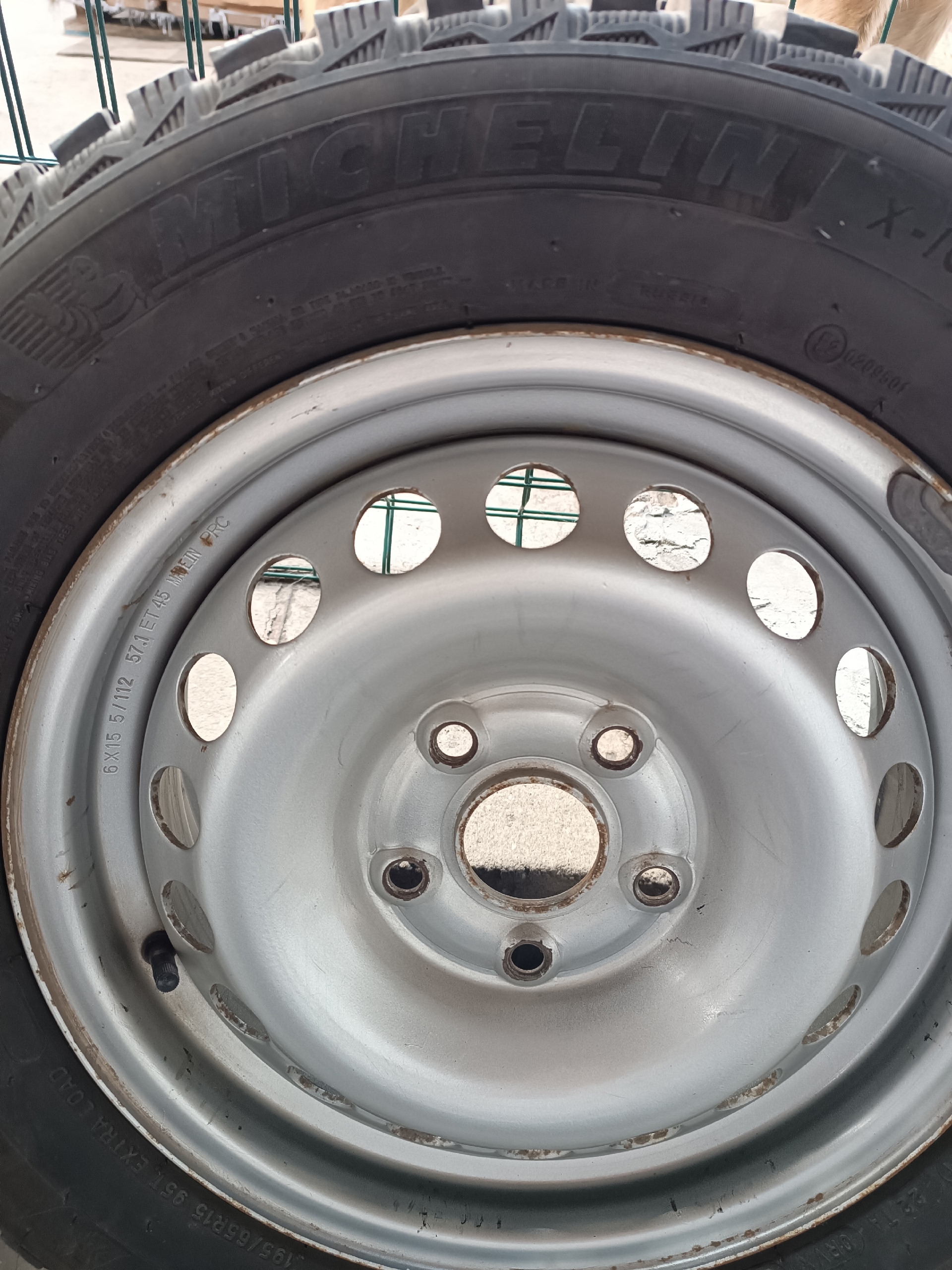 Зимняя резина с дисками на