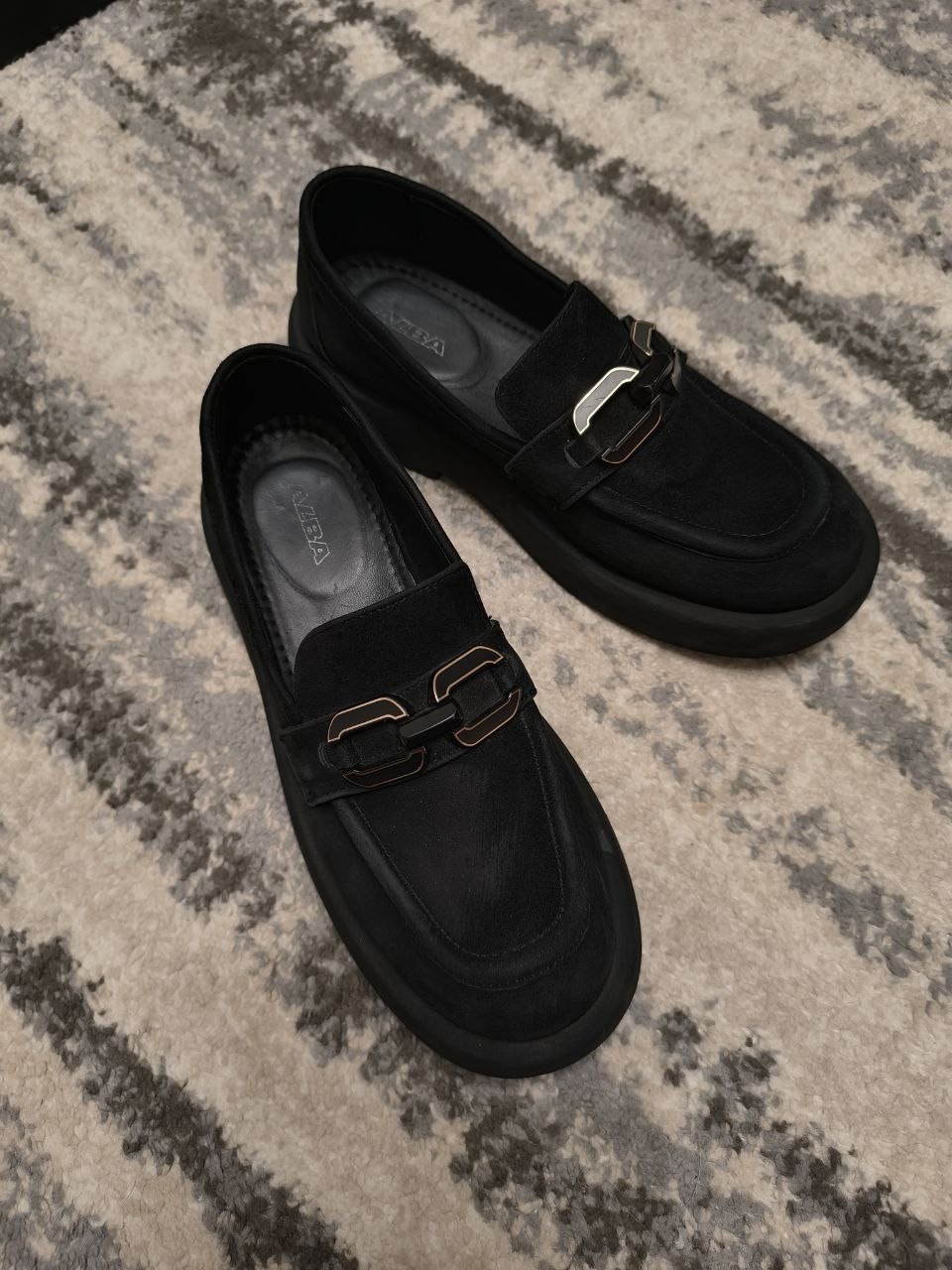 Женские лоферы из замши, размер