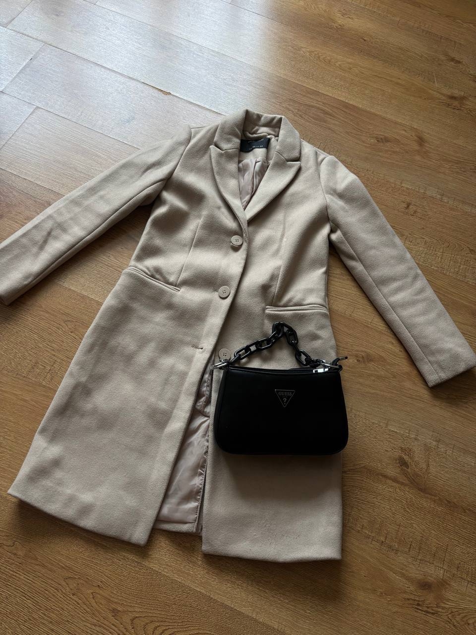 Продается одежда по цене Предлагается