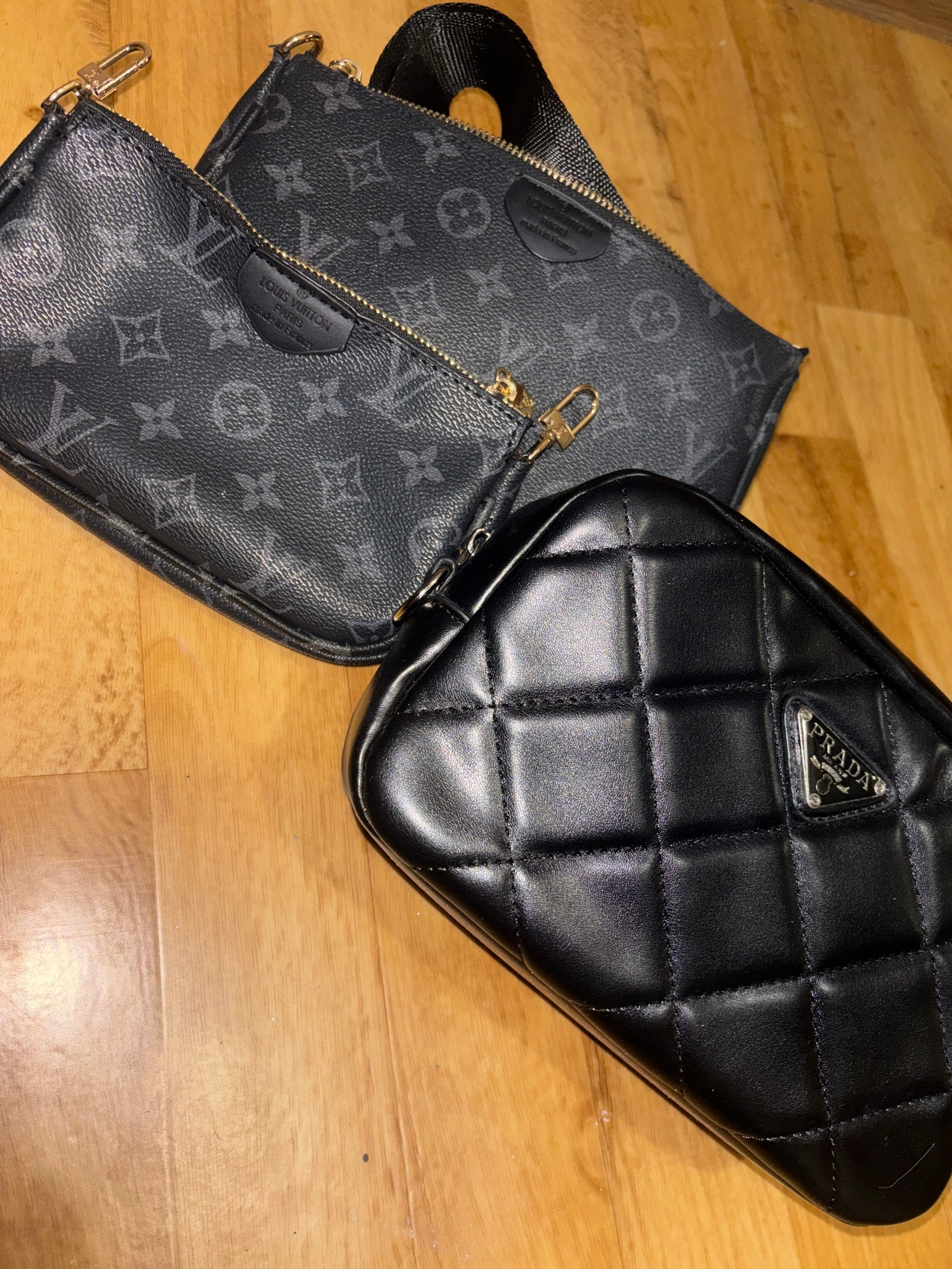 Продается одежда по цене Предлагается (1)