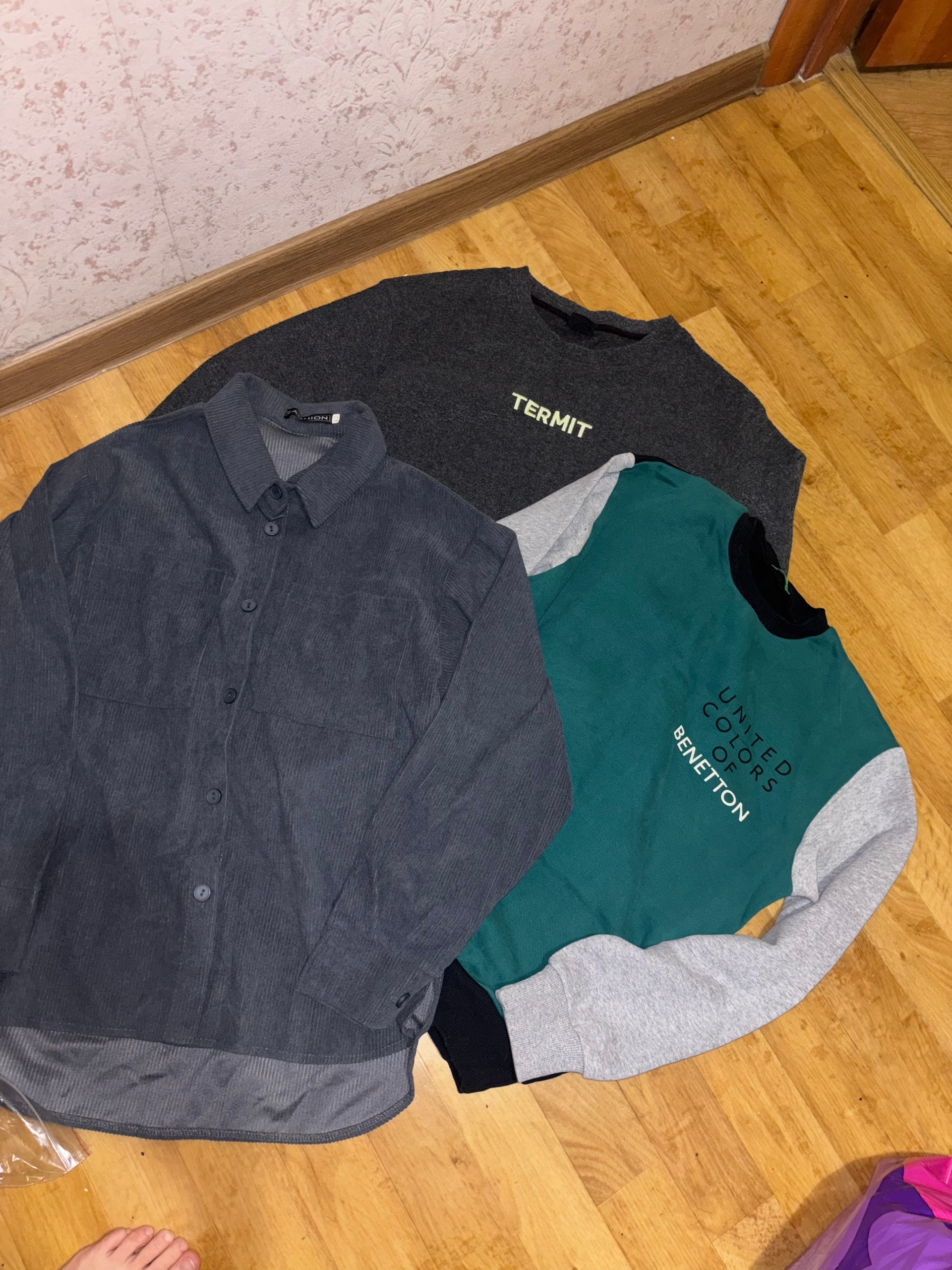 Продается одежда по цене Предлагается (5)