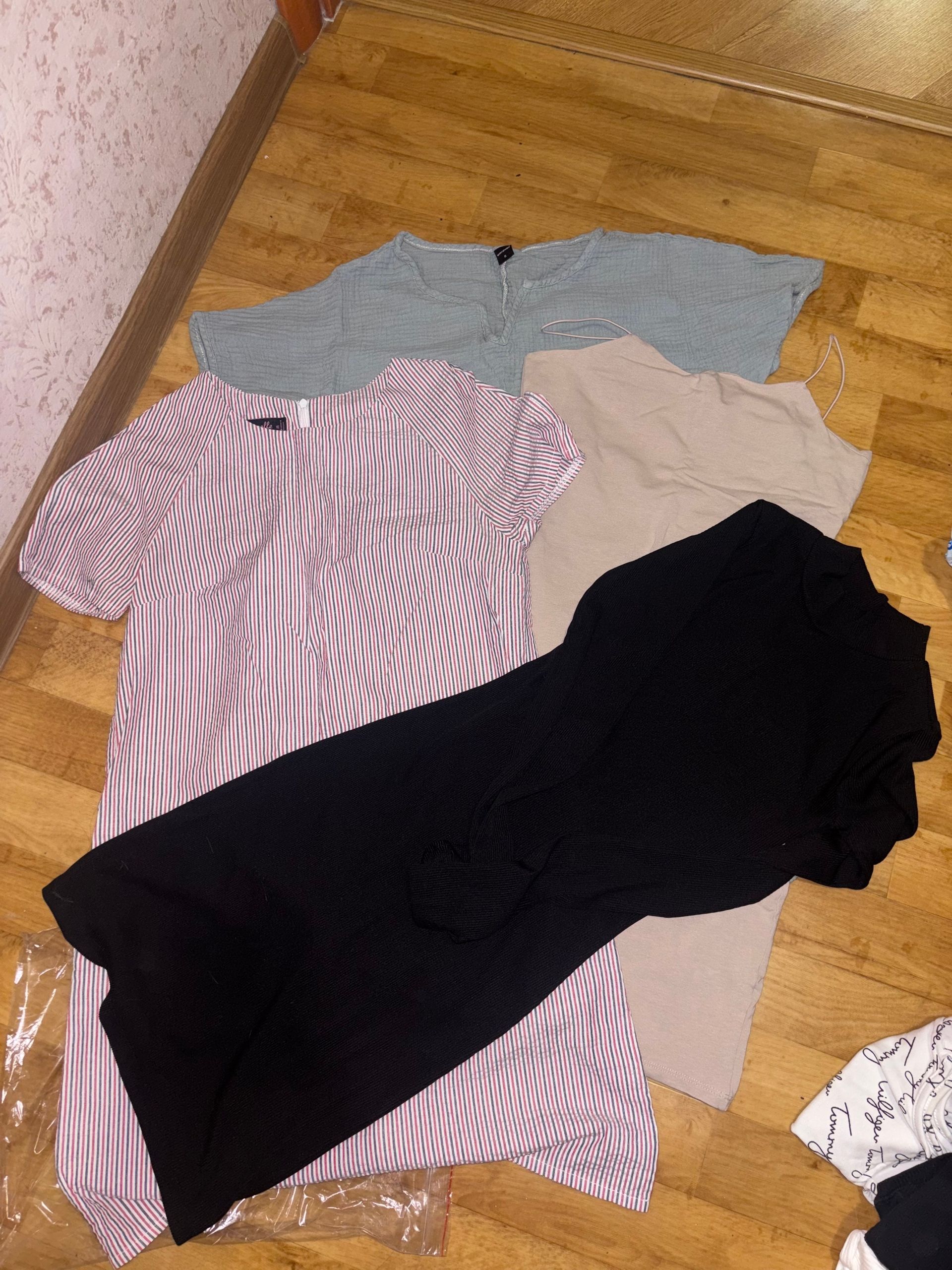 Продается одежда по цене Предлагается (3)