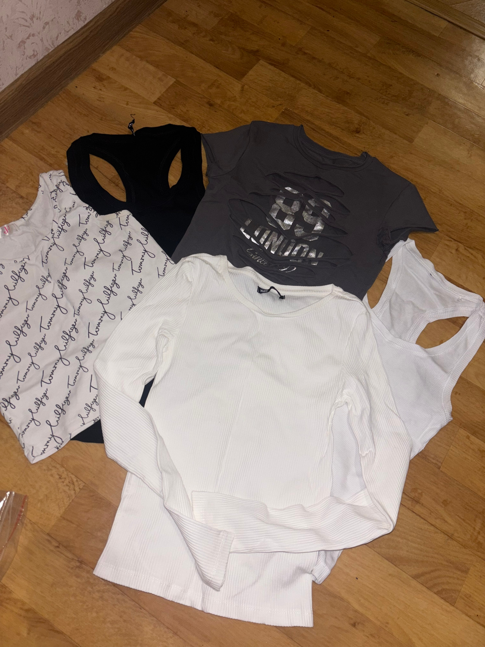 Продается одежда по цене Предлагается (4)