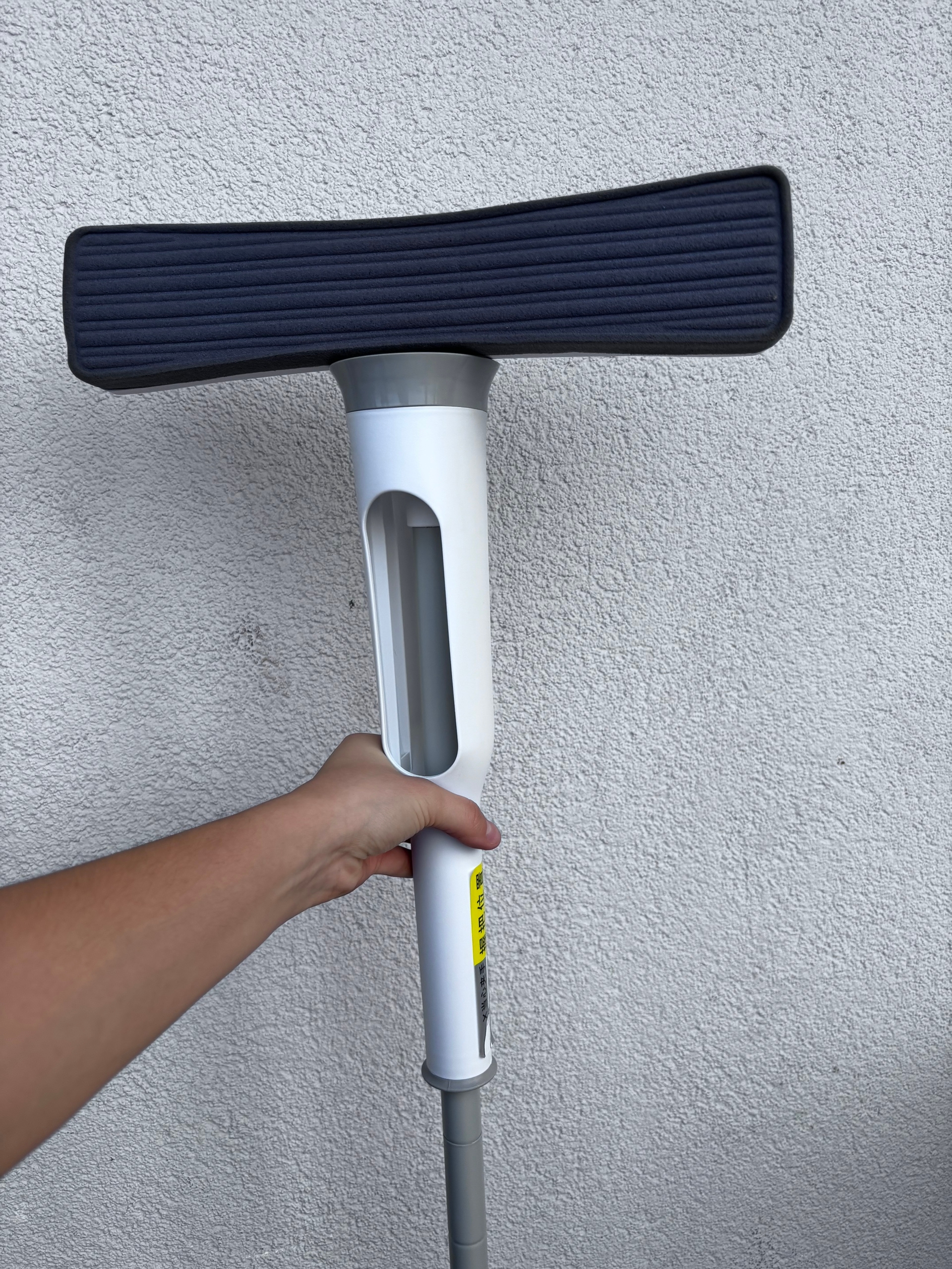 Прочная и компактная швабра Предлагаю