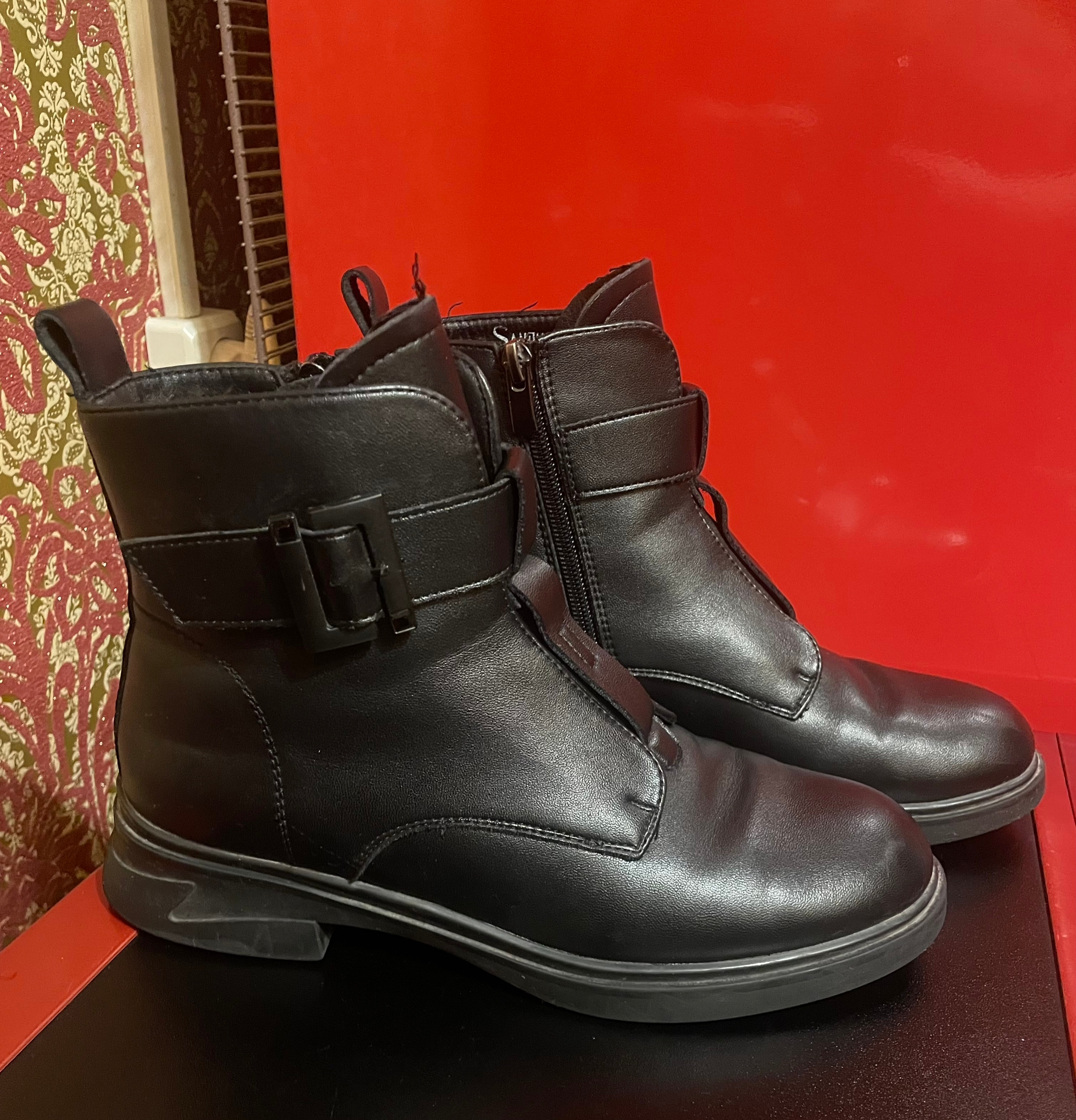 Осенние ботинки 39 размера Стильные