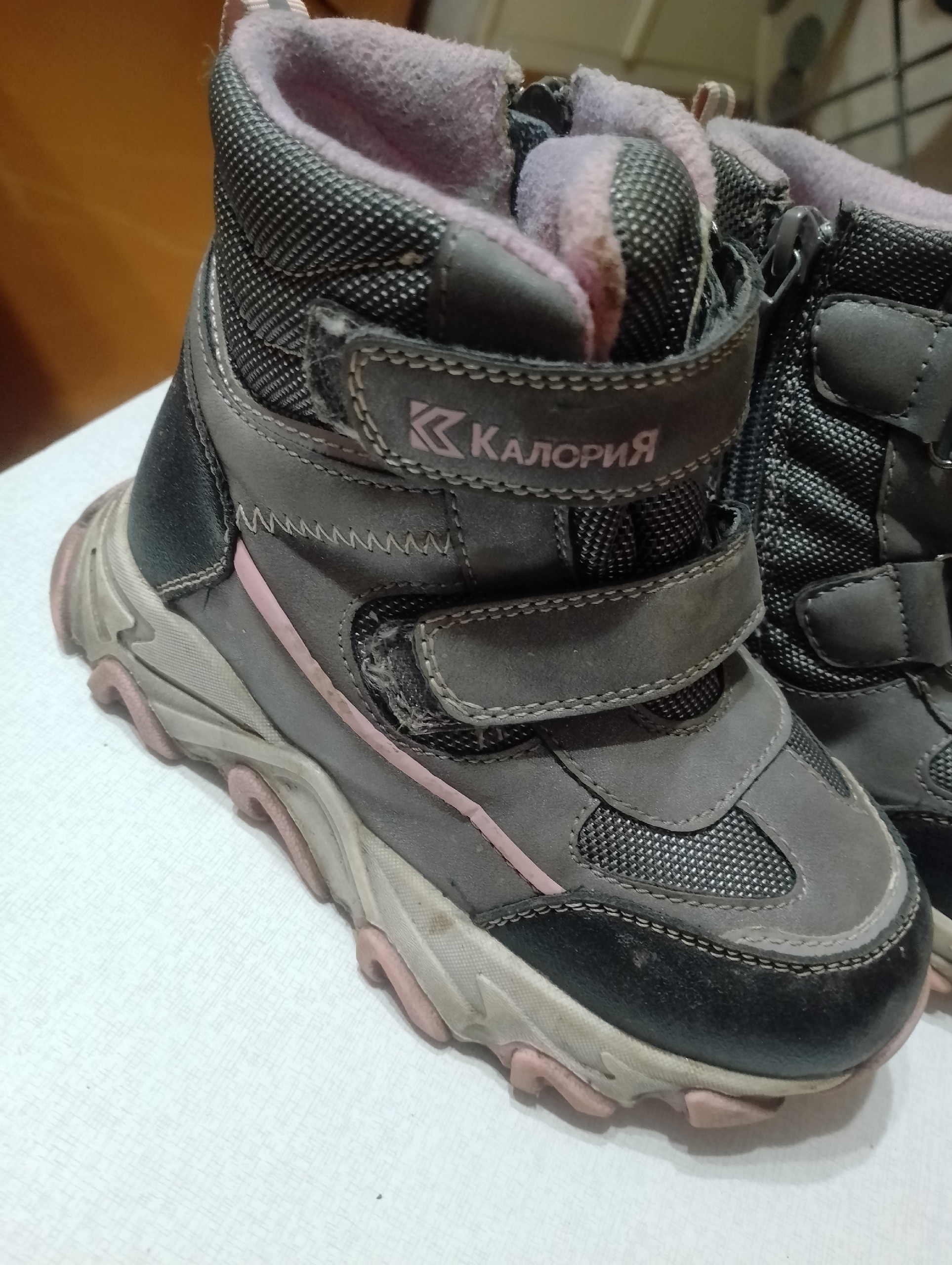 Зимние сапожки для девочки Продаются