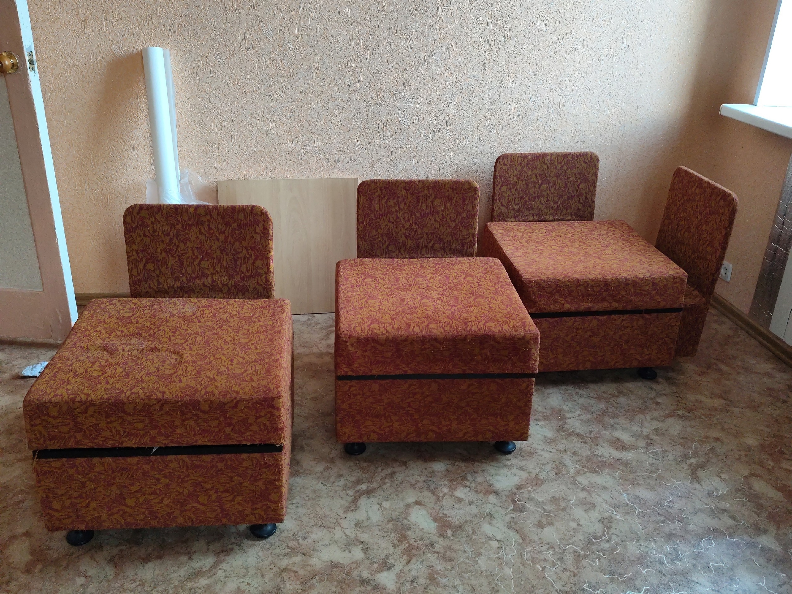 Отдам срочно модульный диван Предлагаю