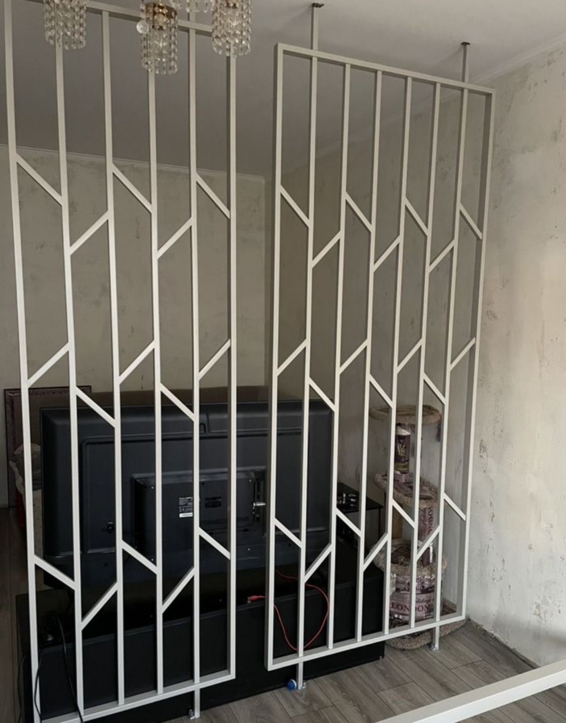 Крепкие стальные решетки для интерьера