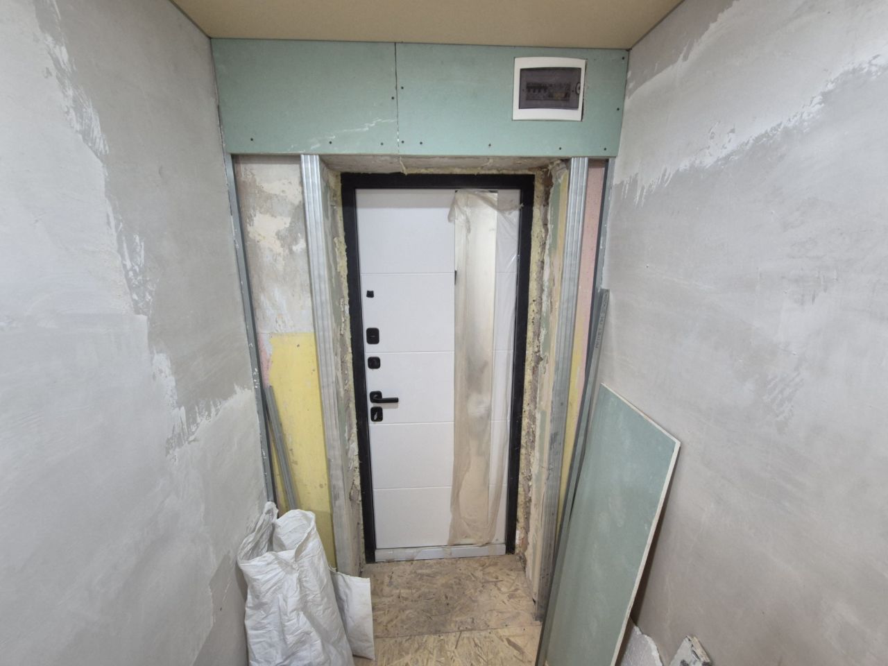 Продаётся двухкомнатная квартира в районе (4)