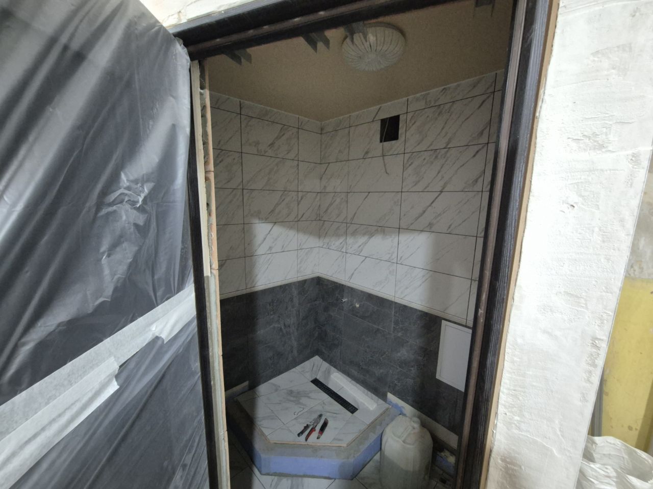 Продаётся двухкомнатная квартира в районе (2)